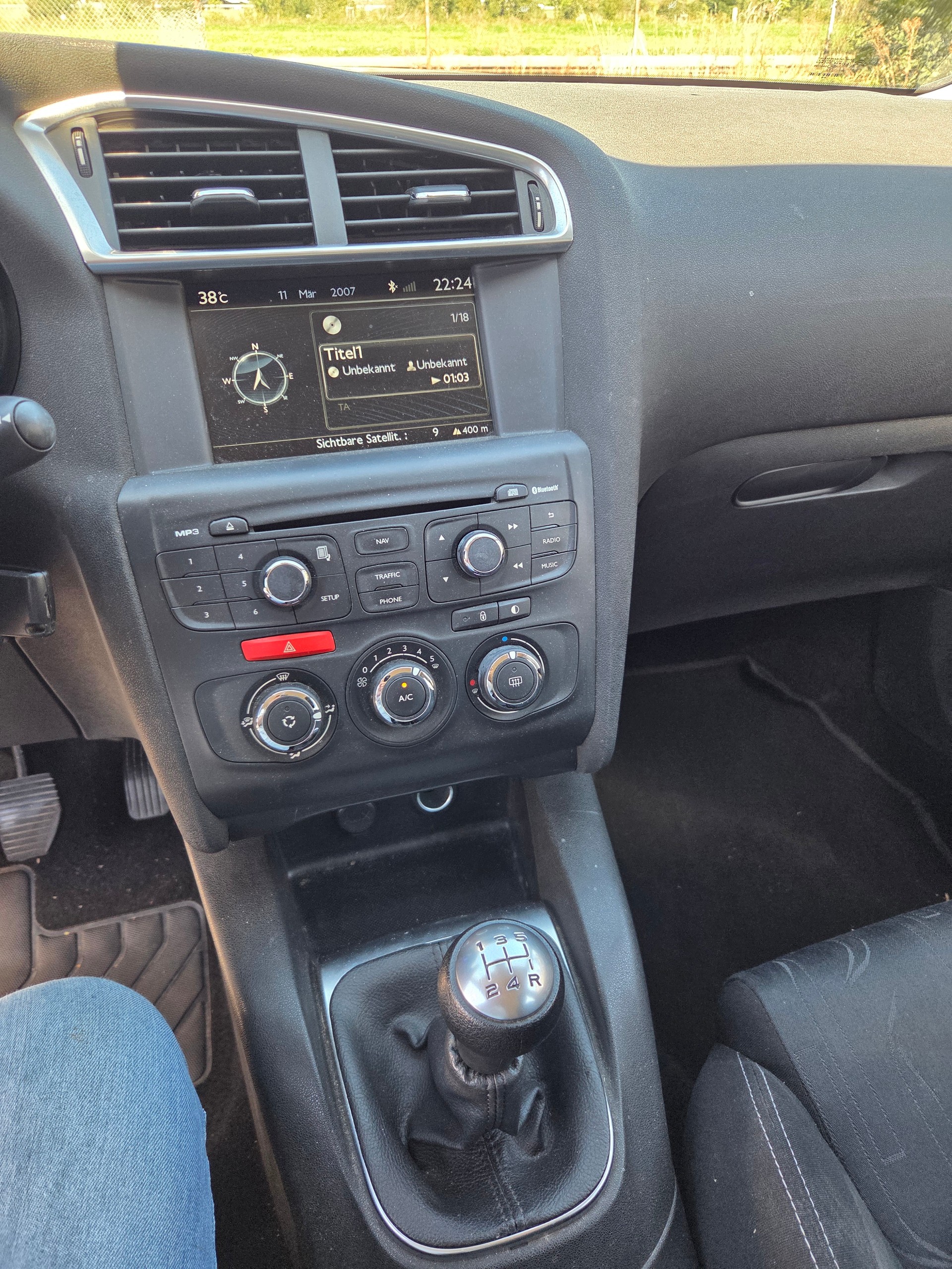 CITROEN C4 Berline 1.6 VTi Exclusive-image-8