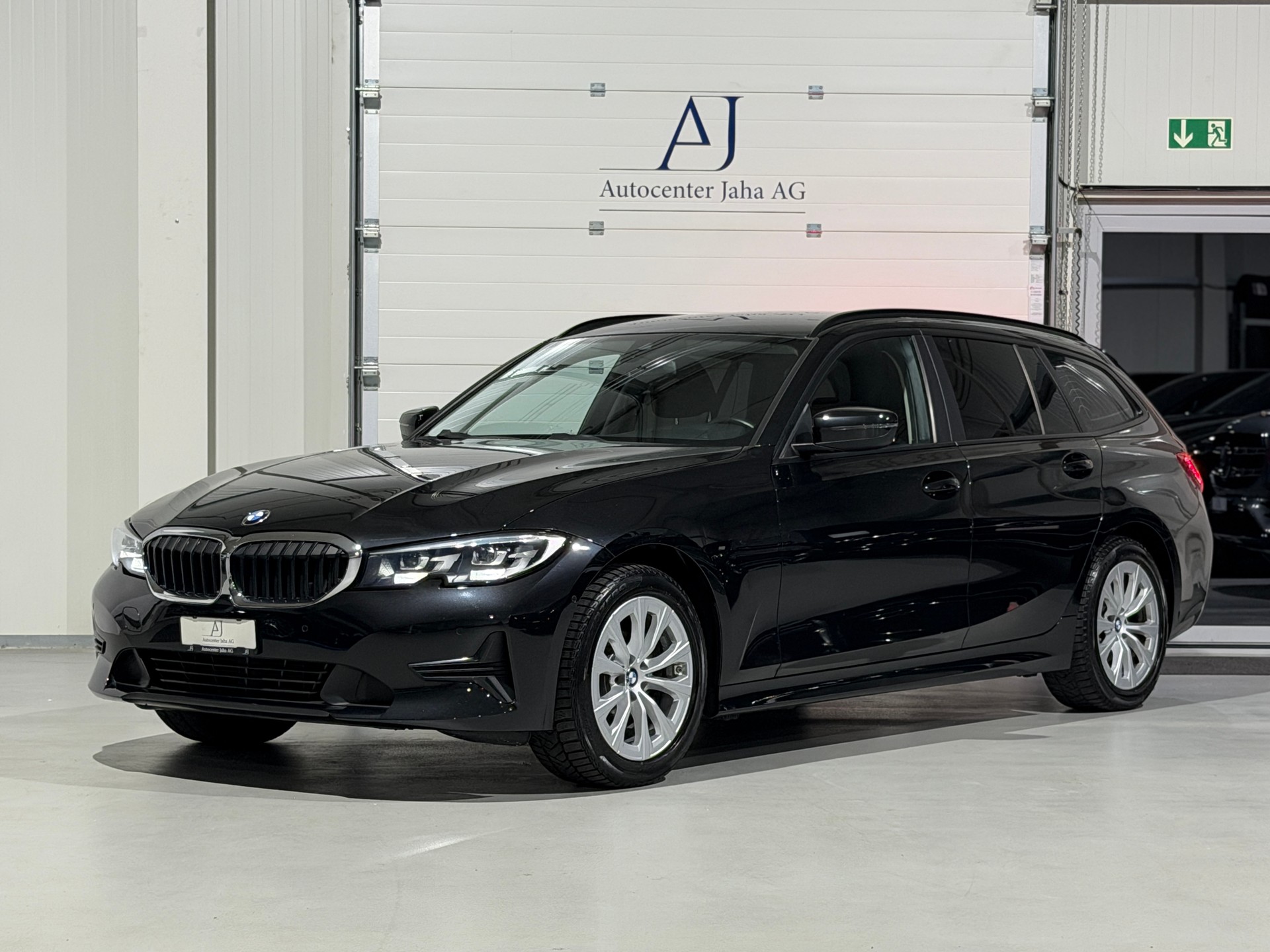 BMW 318d 48V Touring Steptronic (CH)-image-2