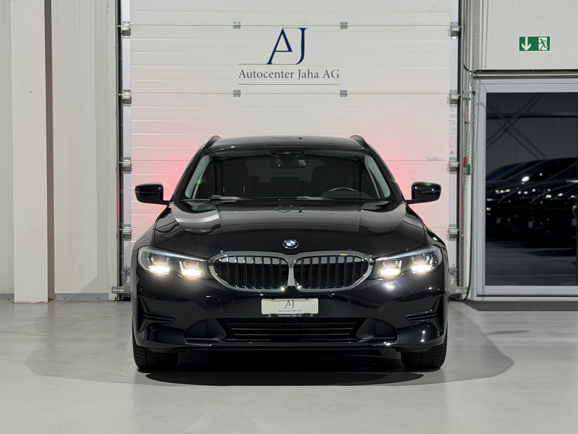 BMW 318d 48V Touring Steptronic (CH)-image-3