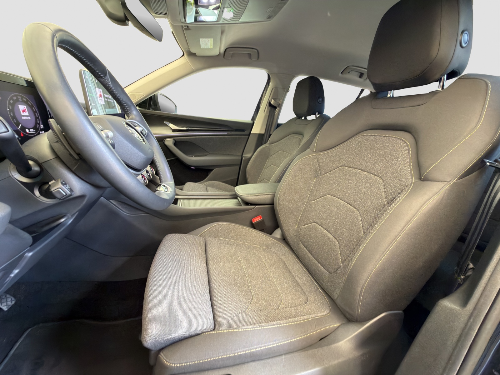 SKODA Kodiaq 2.0 TDI Selection 4x4 - Anhängekupplung - 7-Sitzer - Head-up Display - 360°Kamera-image-5