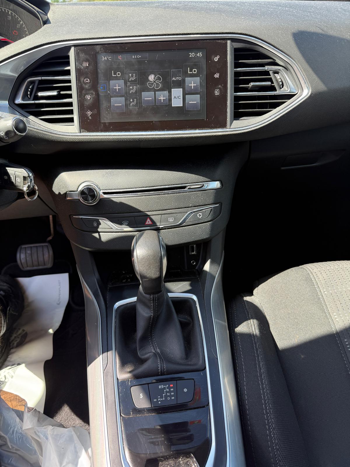 PEUGEOT 308 1.2 THP Style Automatic-image-9