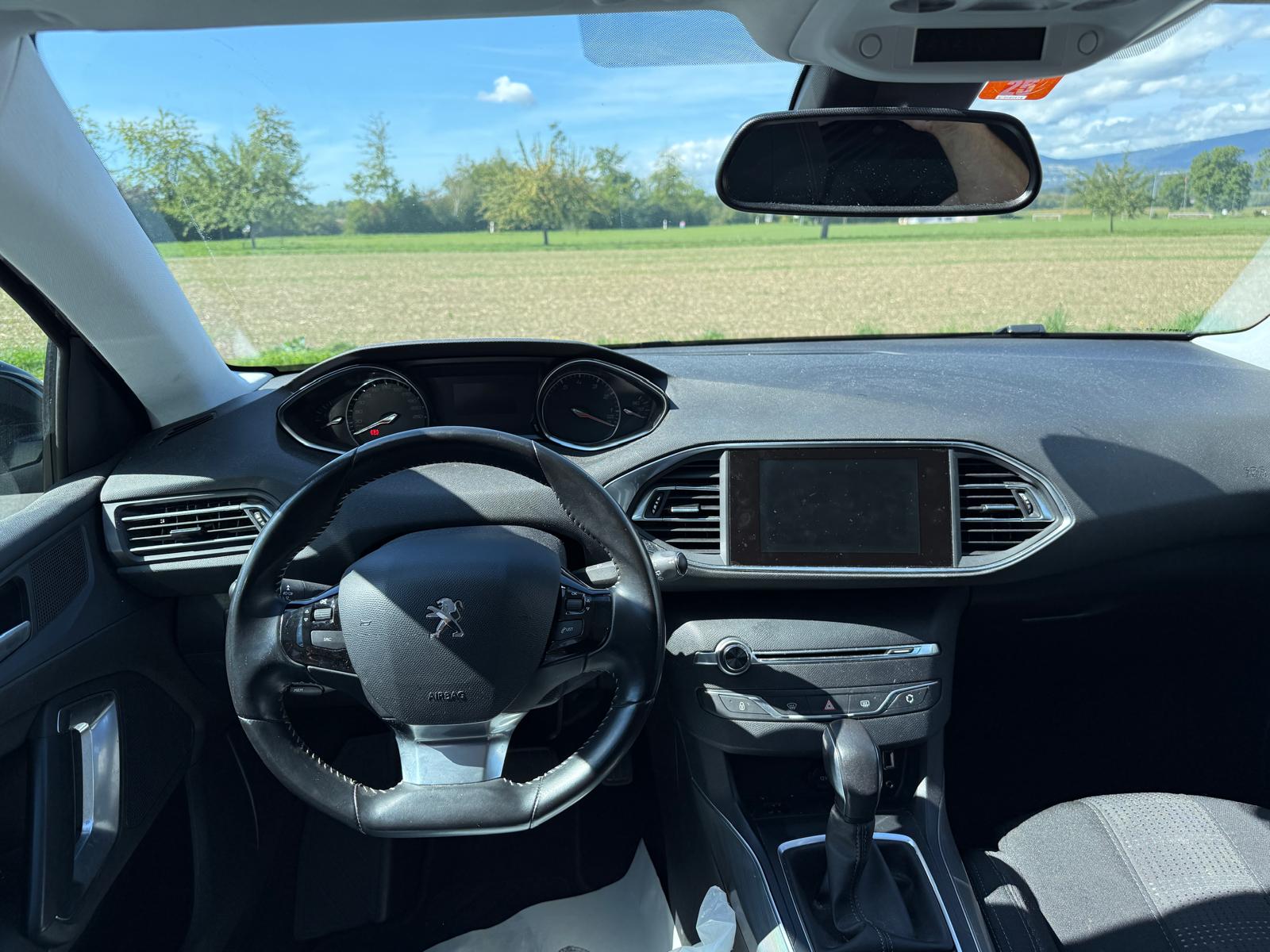 PEUGEOT 308 1.2 THP Style Automatic-image-8
