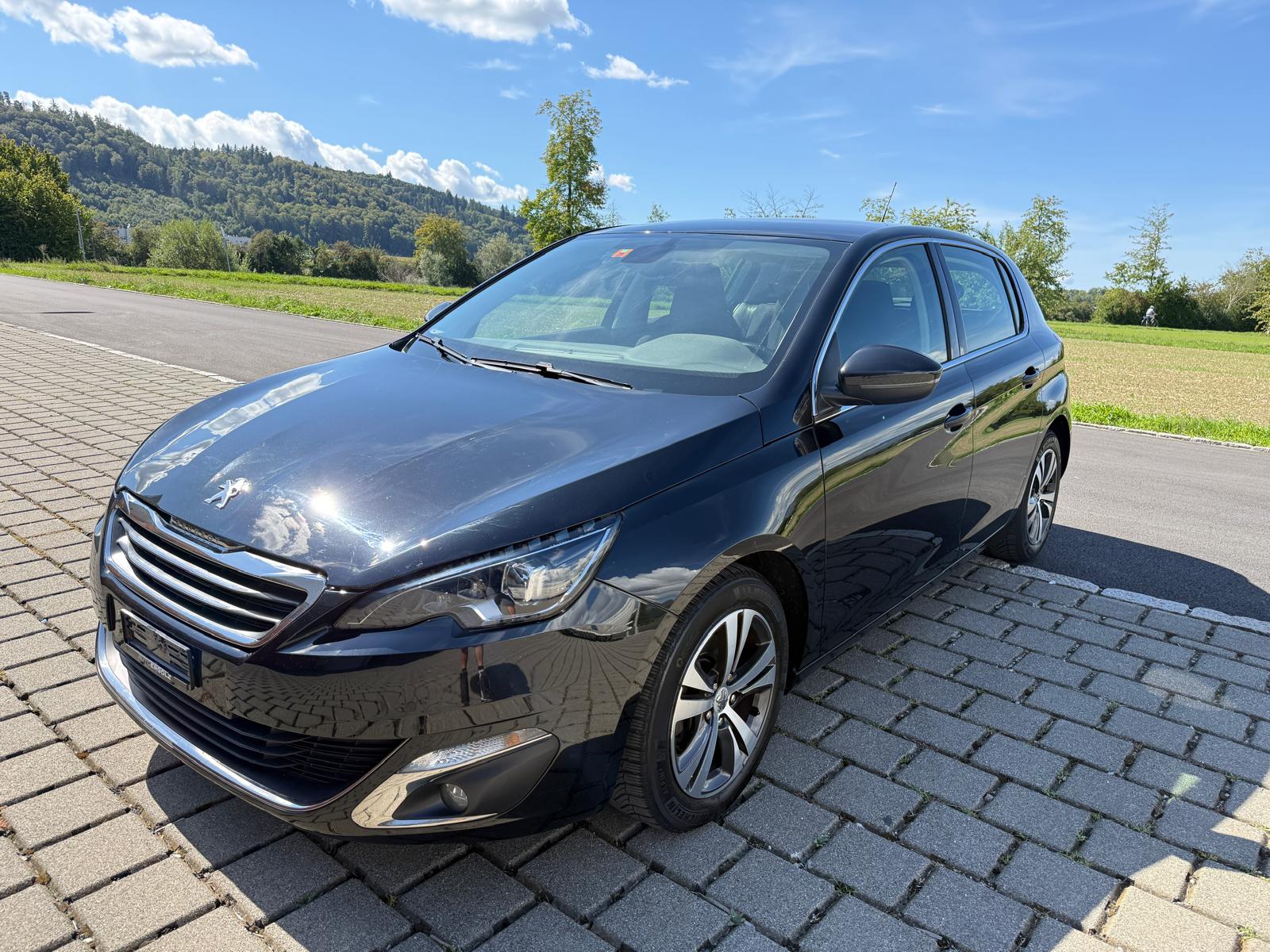 PEUGEOT 308 1.2 THP Style Automatic-image-2