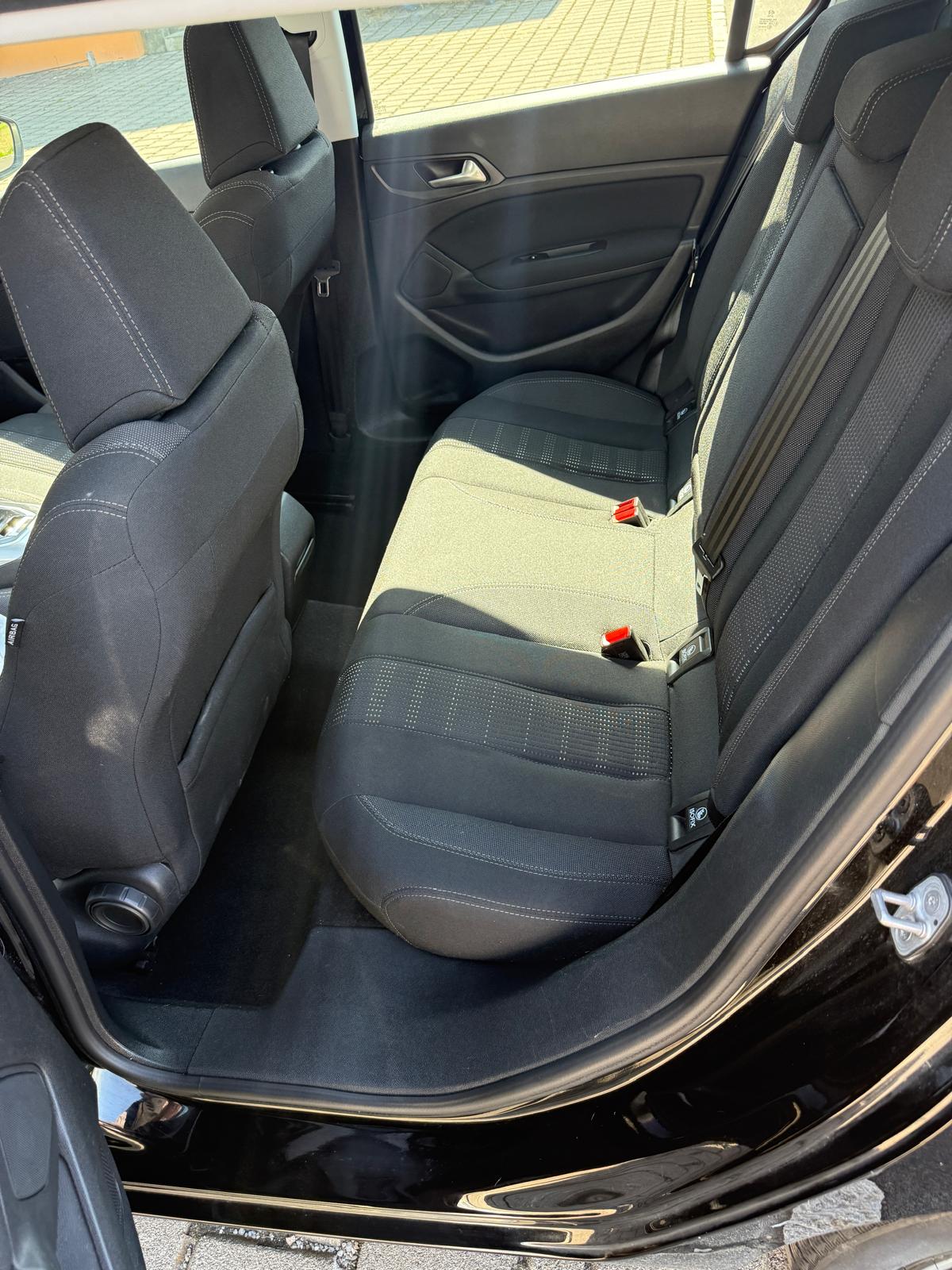 PEUGEOT 308 1.2 THP Style Automatic-image-12