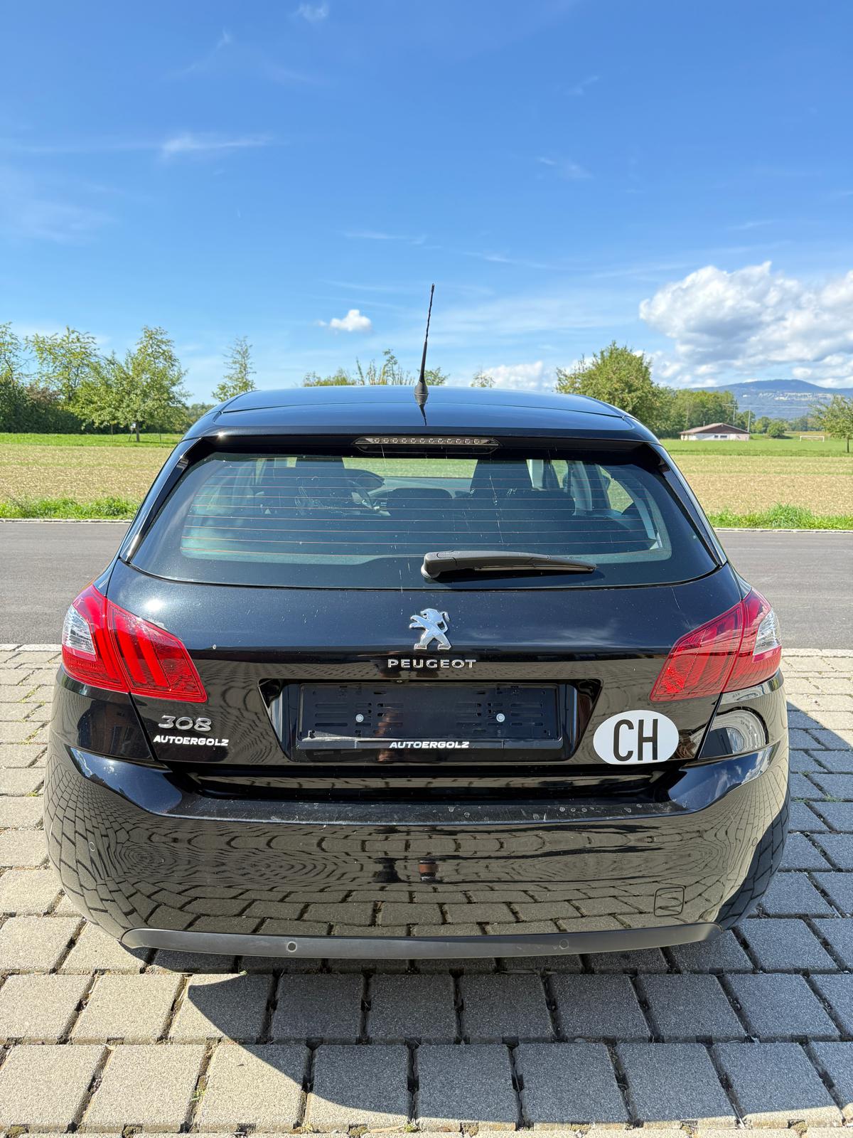 PEUGEOT 308 1.2 THP Style Automatic-image-5