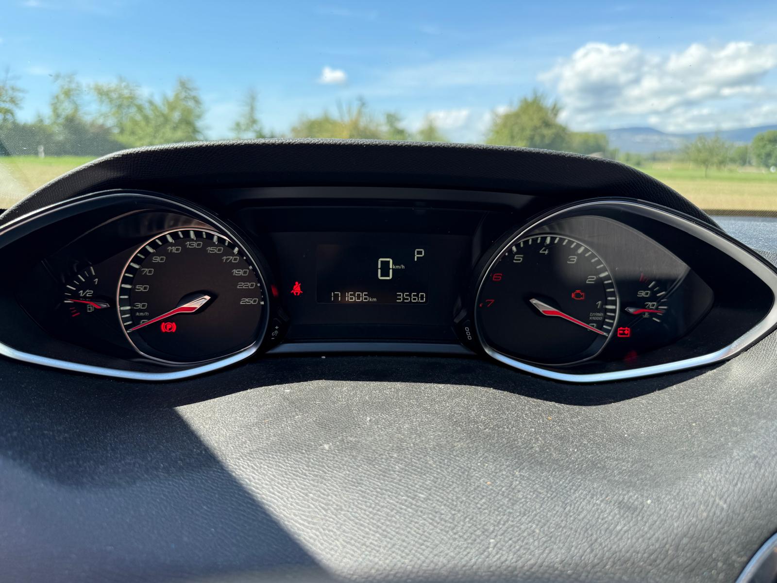 PEUGEOT 308 1.2 THP Style Automatic-image-10