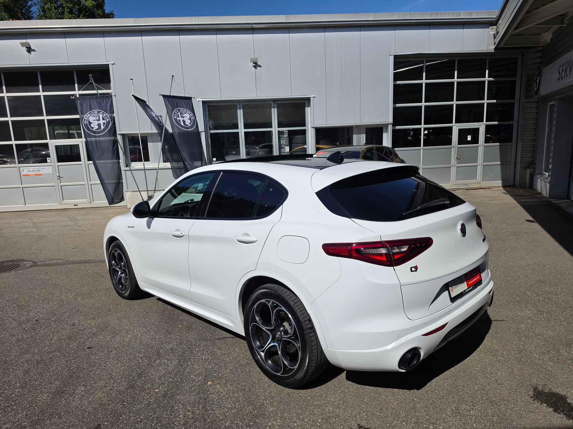 ALFA ROMEO Stelvio 2.2JTDM Veloce Q4Automatic-image-2