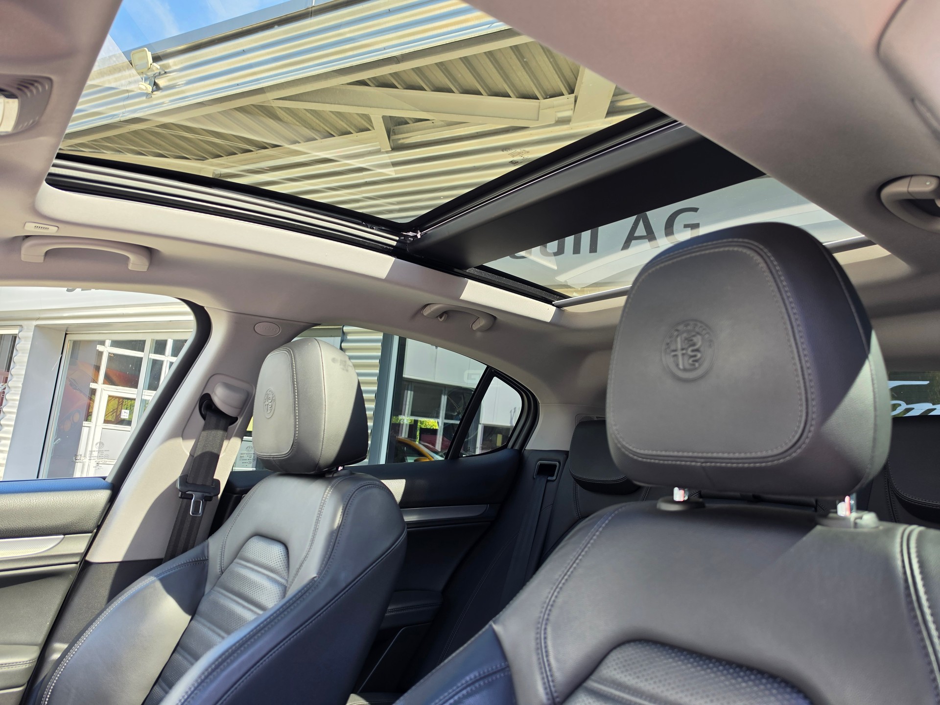 ALFA ROMEO Stelvio 2.2JTDM Veloce Q4Automatic-image-6