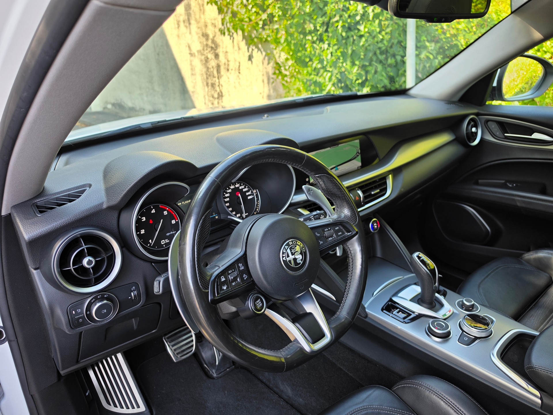ALFA ROMEO Stelvio 2.2JTDM Veloce Q4Automatic-image-4