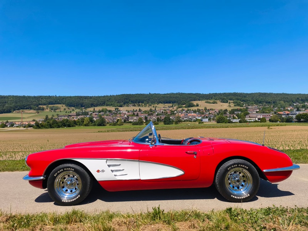 CHEVROLET Corvette C1-image-2