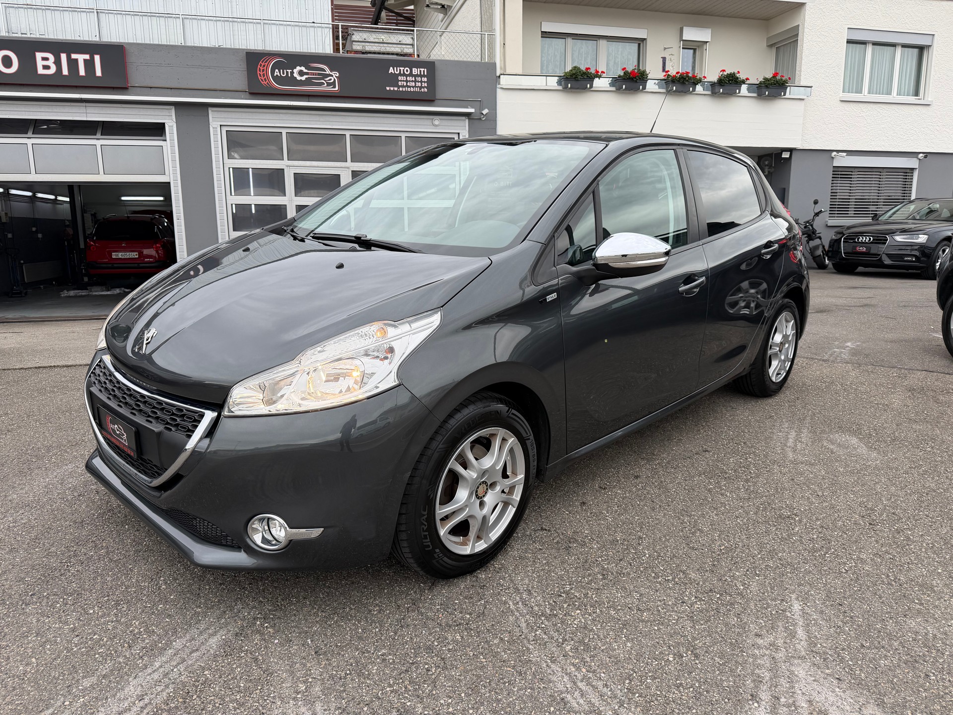 PEUGEOT 208 1.2 VTI Access-image-0