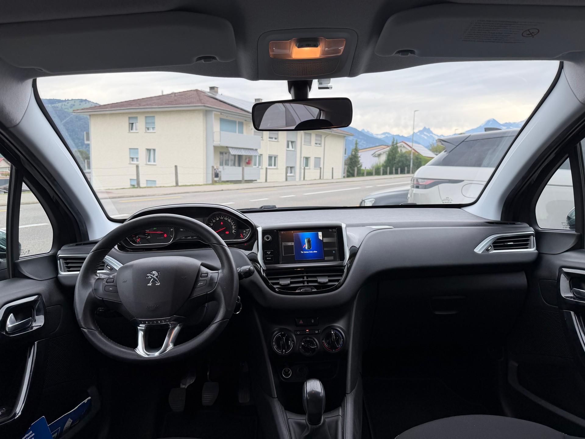 PEUGEOT 208 1.2 VTI Access-image-4