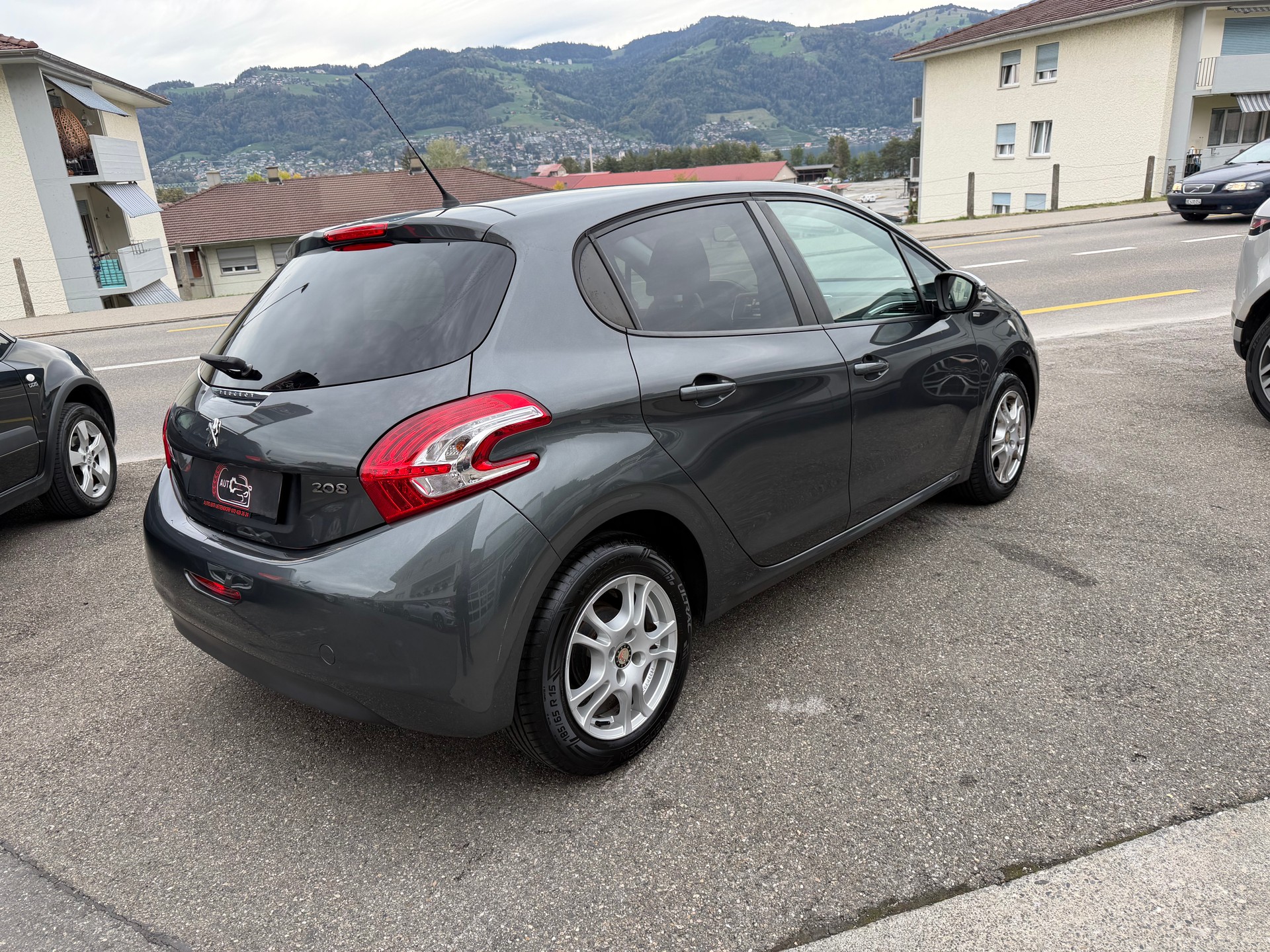 PEUGEOT 208 1.2 VTI Access-image-2