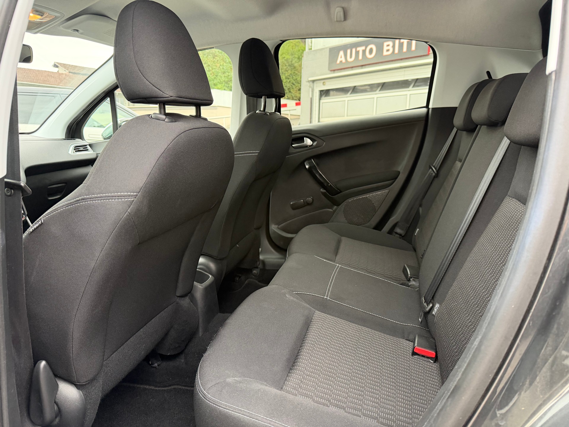 PEUGEOT 208 1.2 VTI Access-image-7