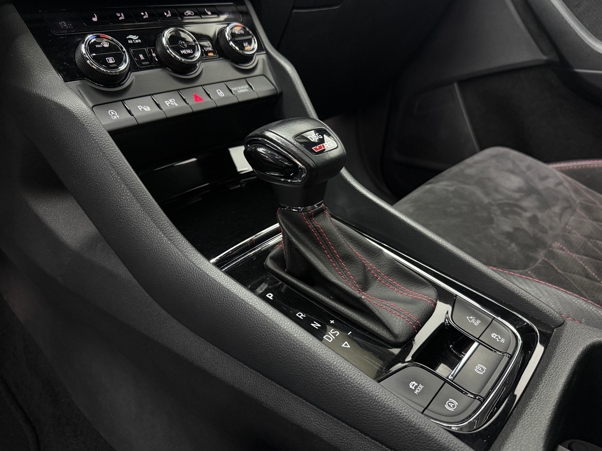 SKODA Kodiaq 2.0 Bi-TDI SCR RS 4x4 DSG-image-29