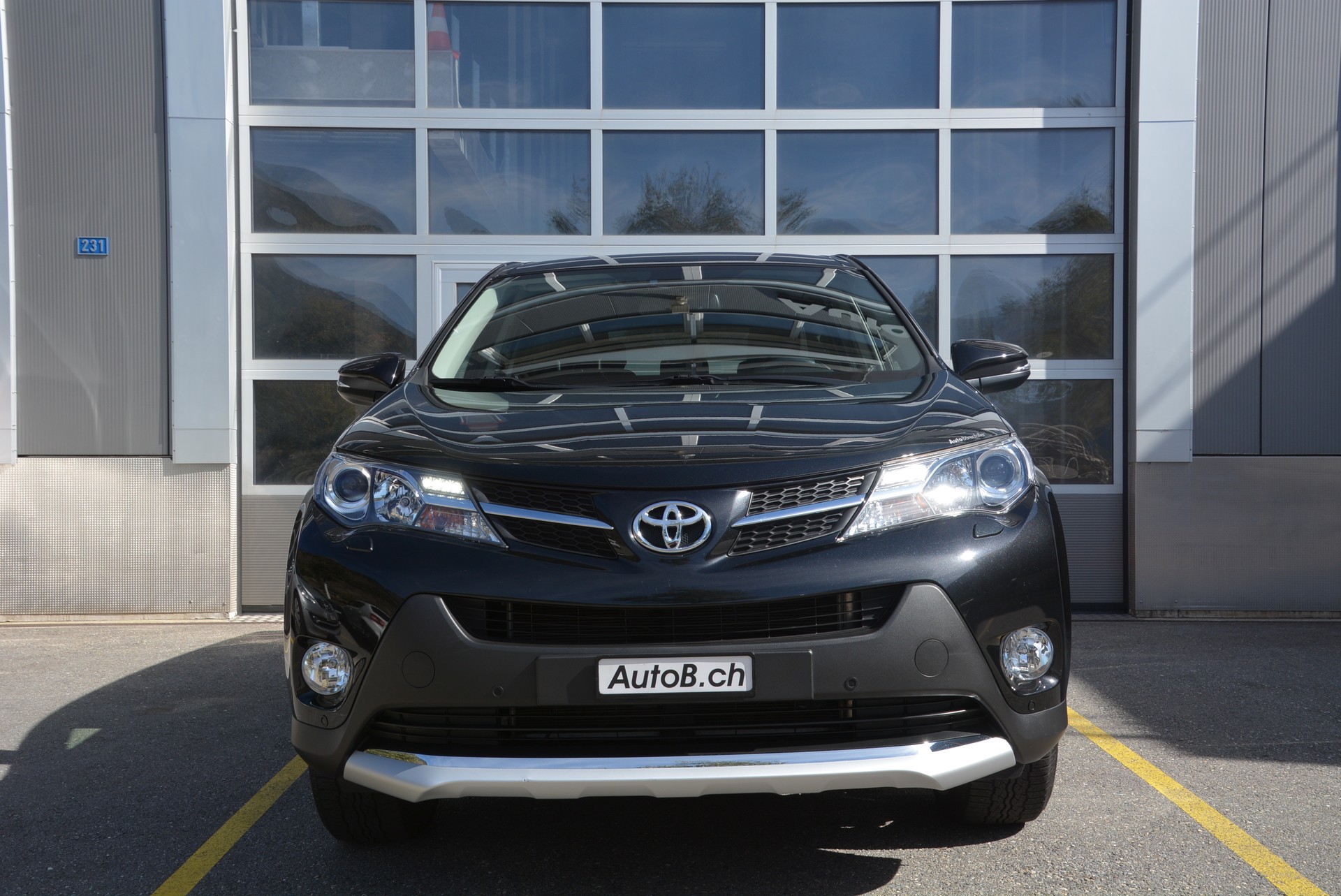 TOYOTA RAV-4 2.0 Swiss Trend Multidrive S-image-2