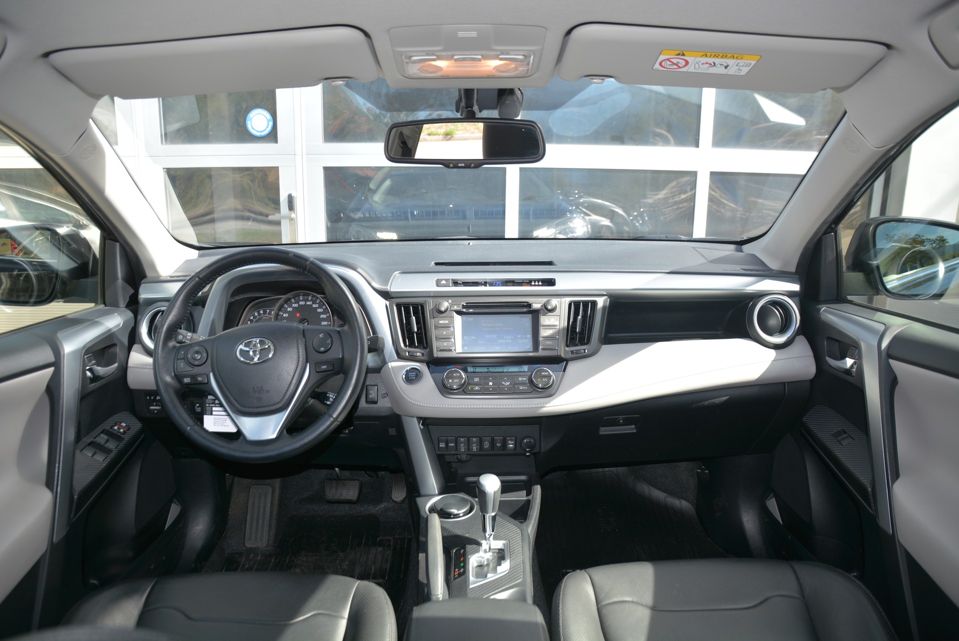 TOYOTA RAV-4 2.0 Swiss Trend Multidrive S-image-4