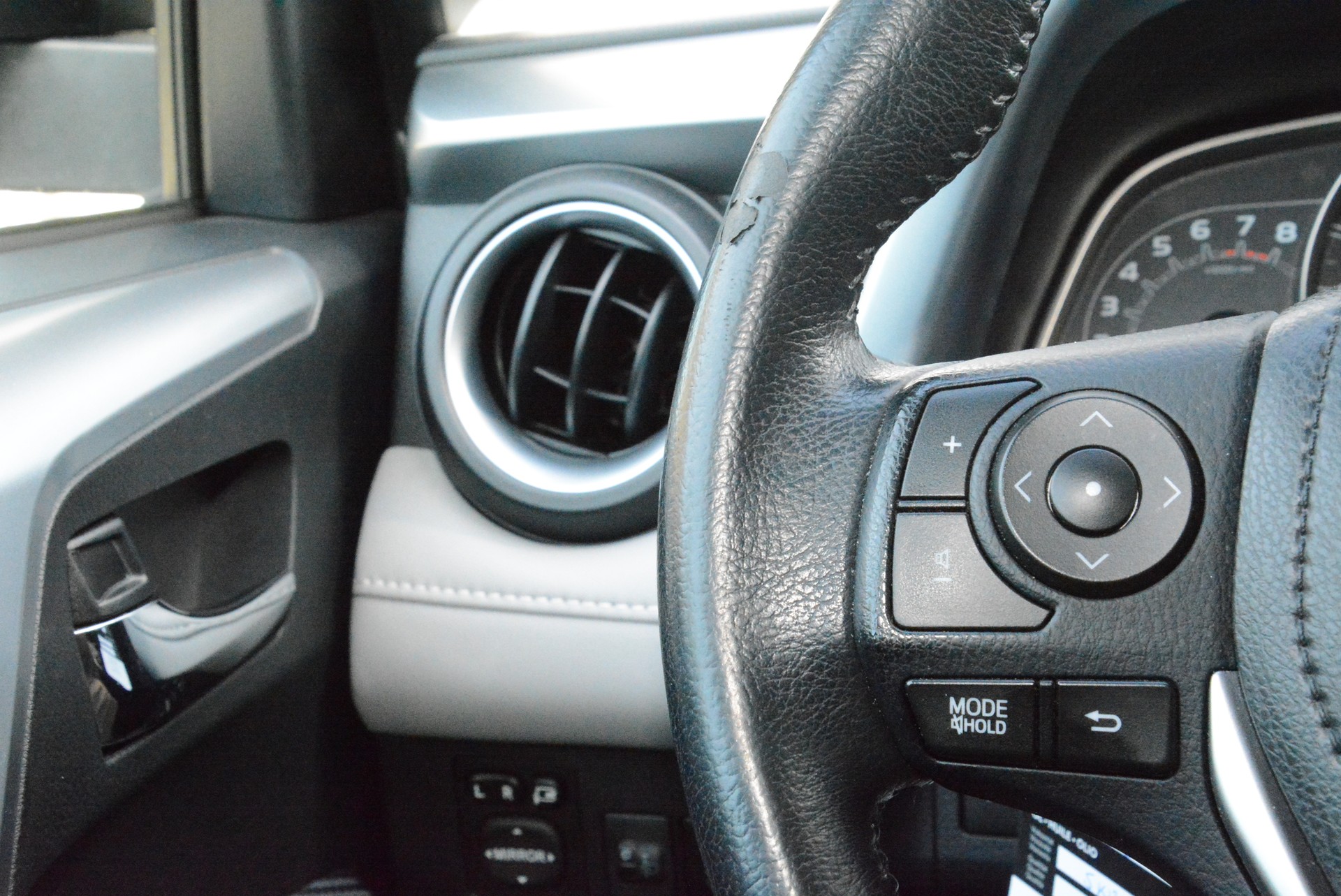 TOYOTA RAV-4 2.0 Swiss Trend Multidrive S-image-12
