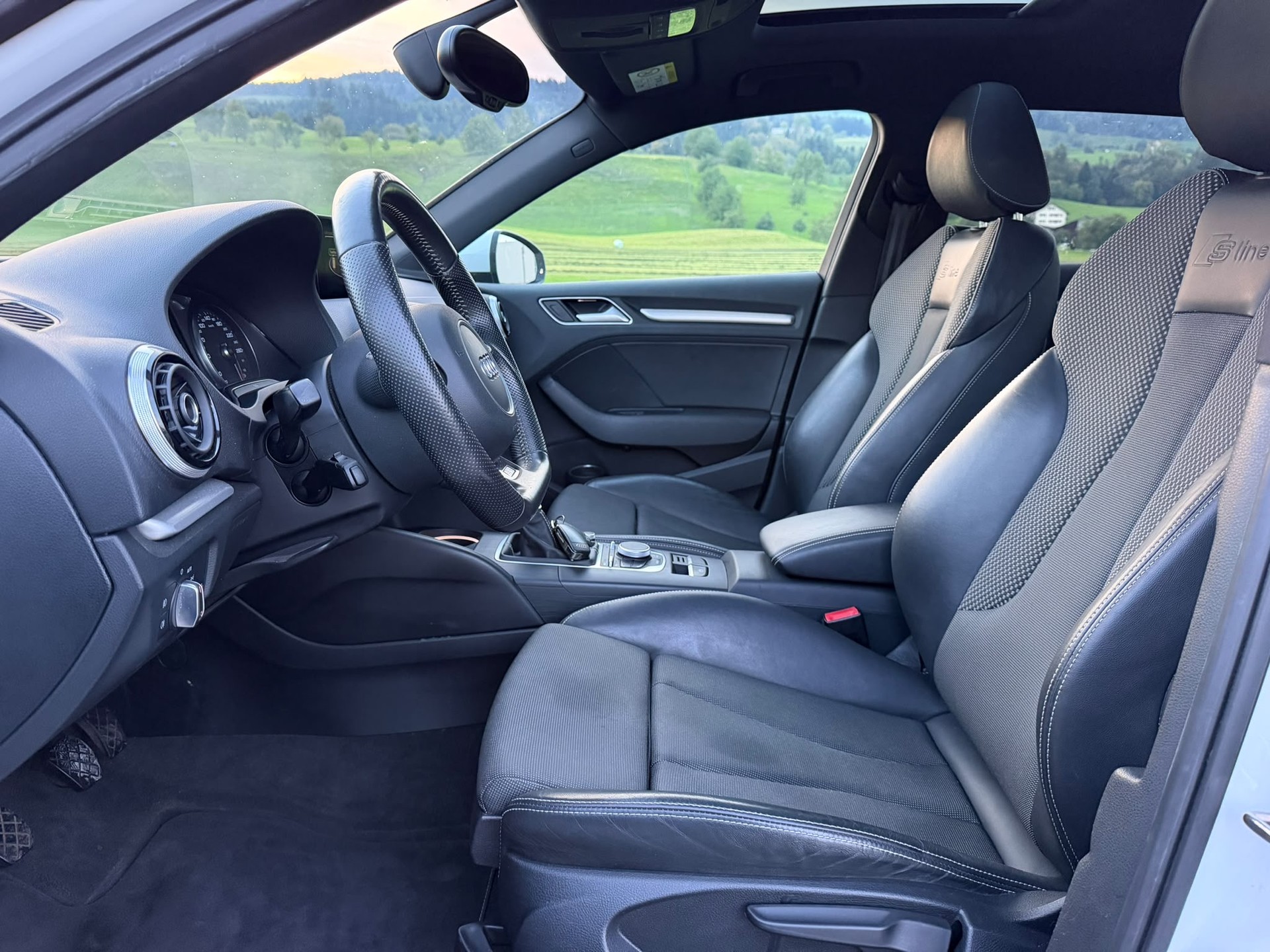 AUDI A3 Sportback 2.0 TDI S-Line quattro-image-7