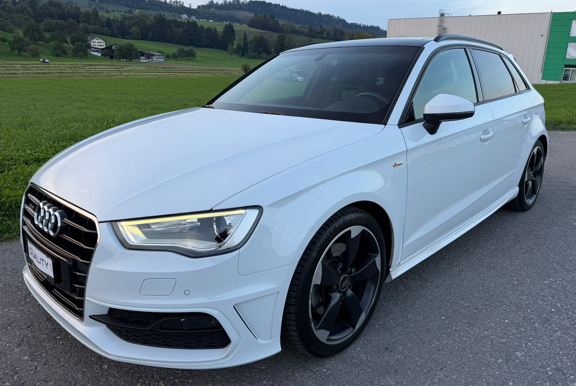 AUDI A3 Sportback 2.0 TDI S-Line quattro-image-1