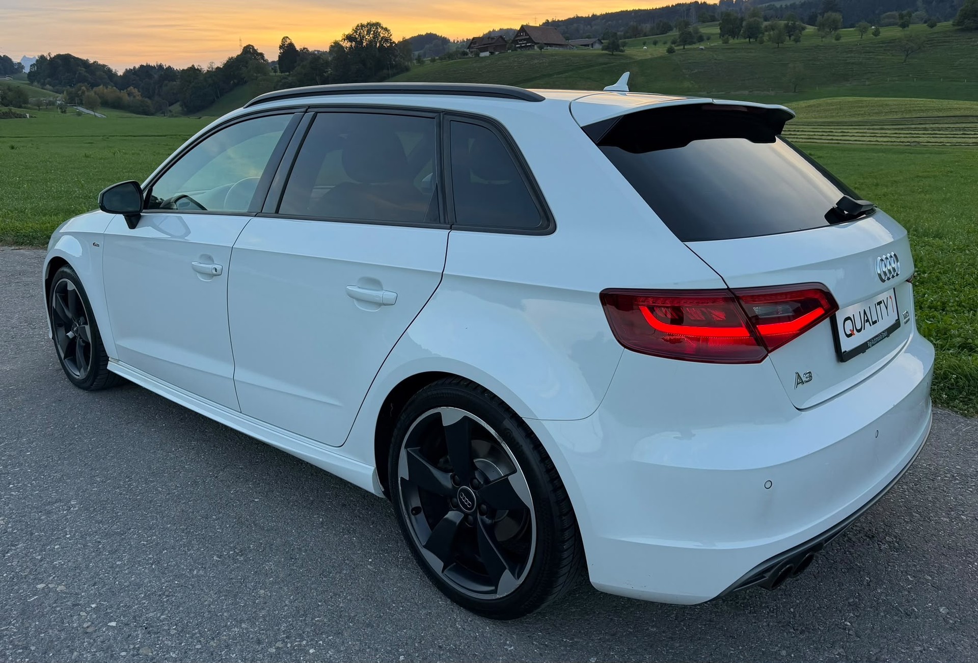 AUDI A3 Sportback 2.0 TDI S-Line quattro-image-3