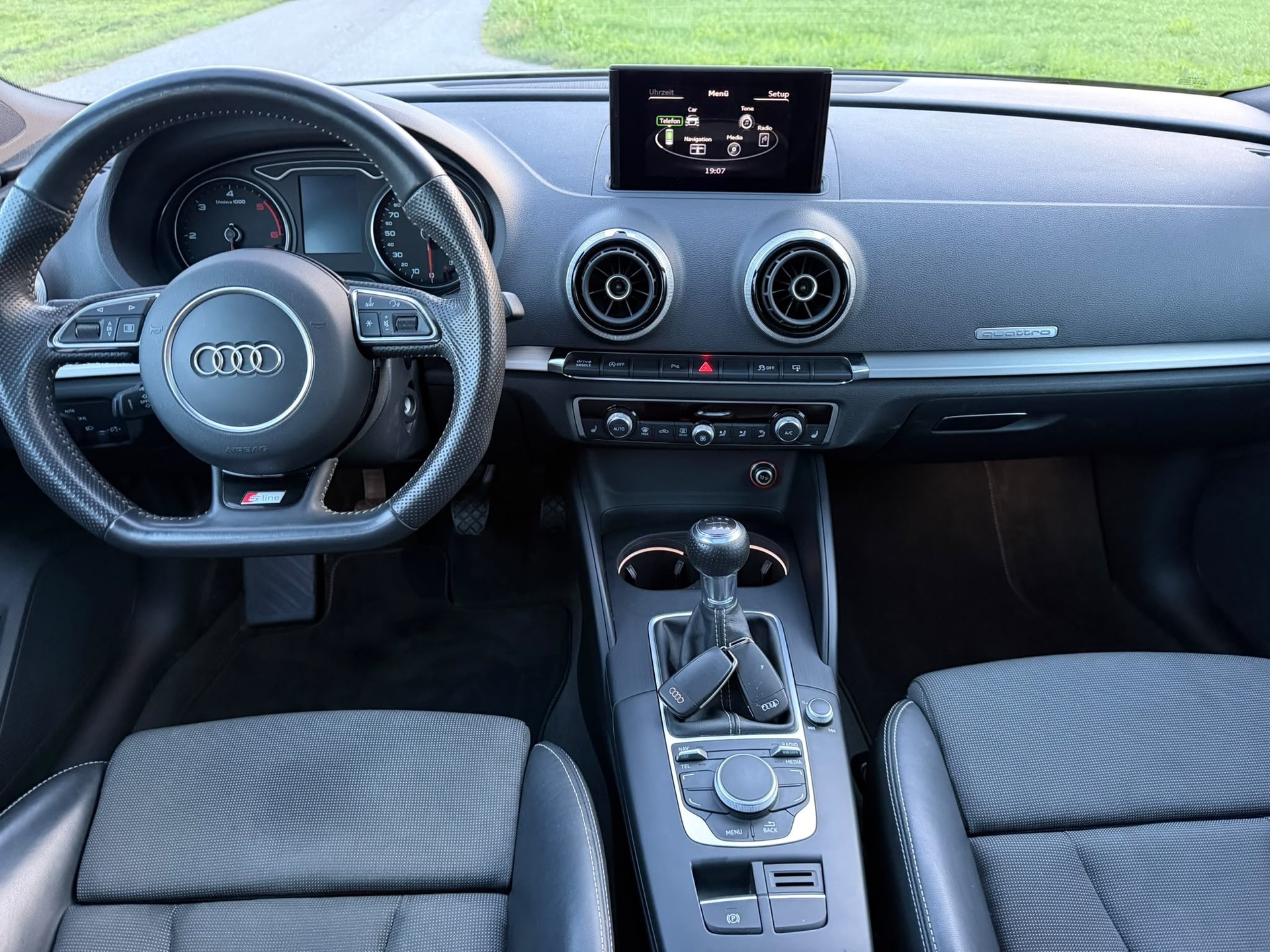 AUDI A3 Sportback 2.0 TDI S-Line quattro-image-14