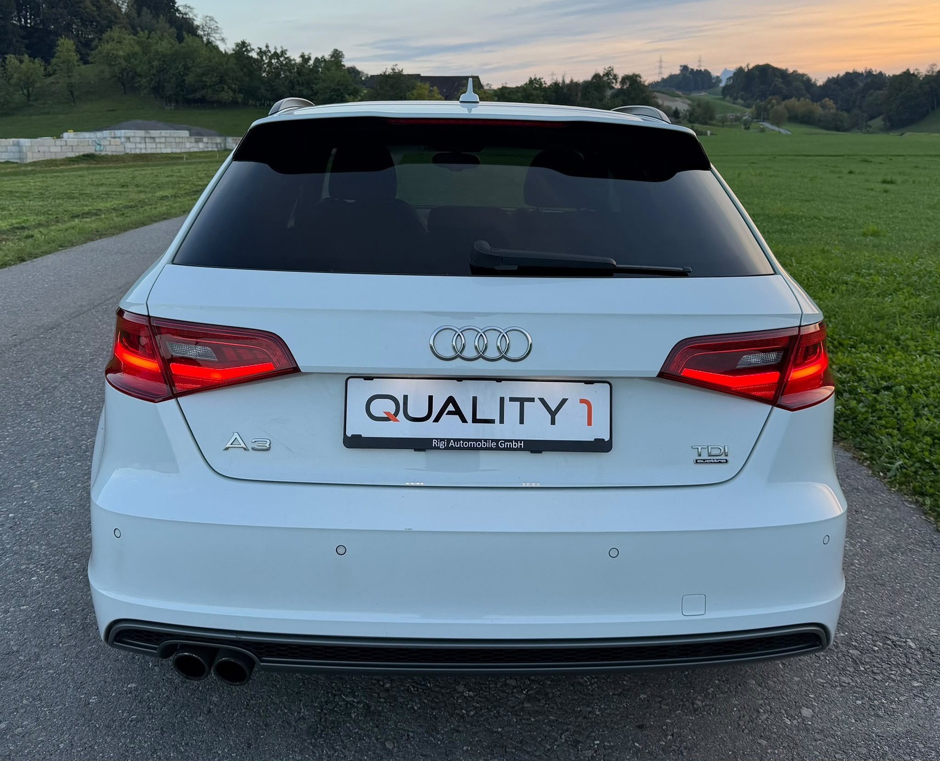 AUDI A3 Sportback 2.0 TDI S-Line quattro-image-4
