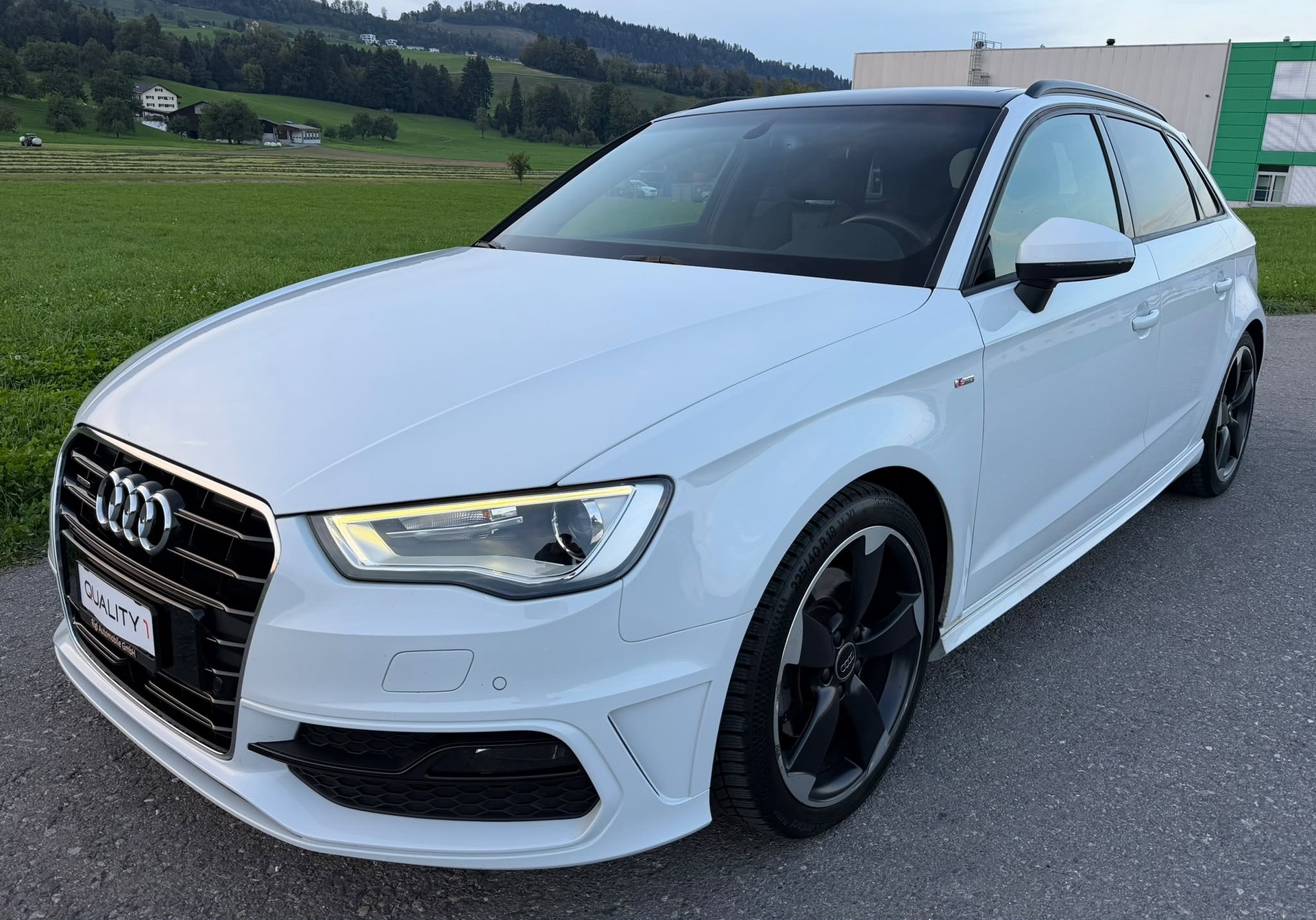 AUDI A3 Sportback 2.0 TDI S-Line quattro-image-0