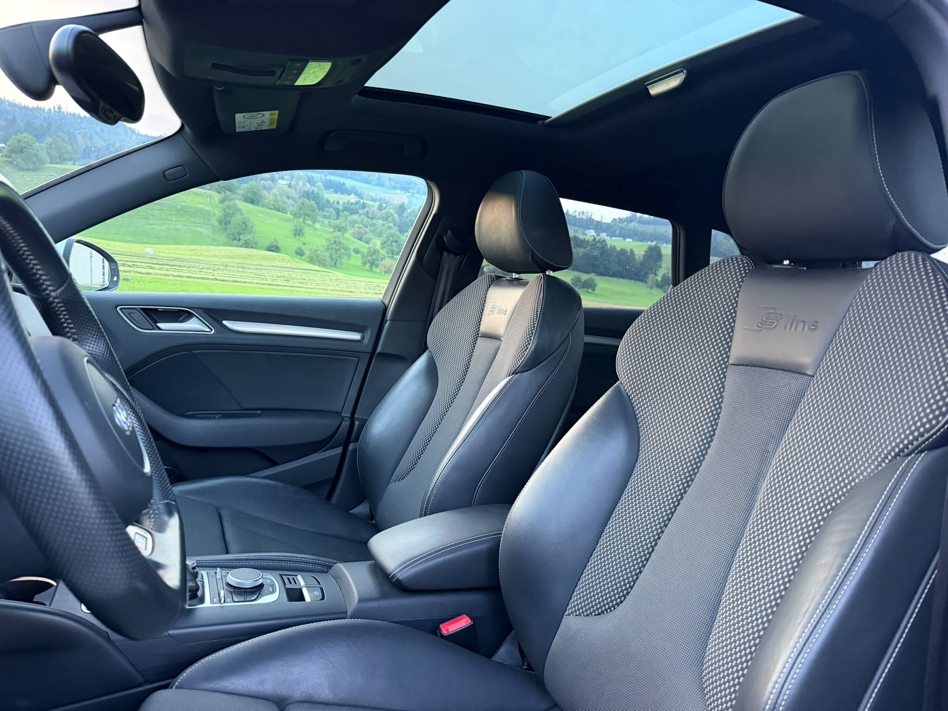 AUDI A3 Sportback 2.0 TDI S-Line quattro-image-8