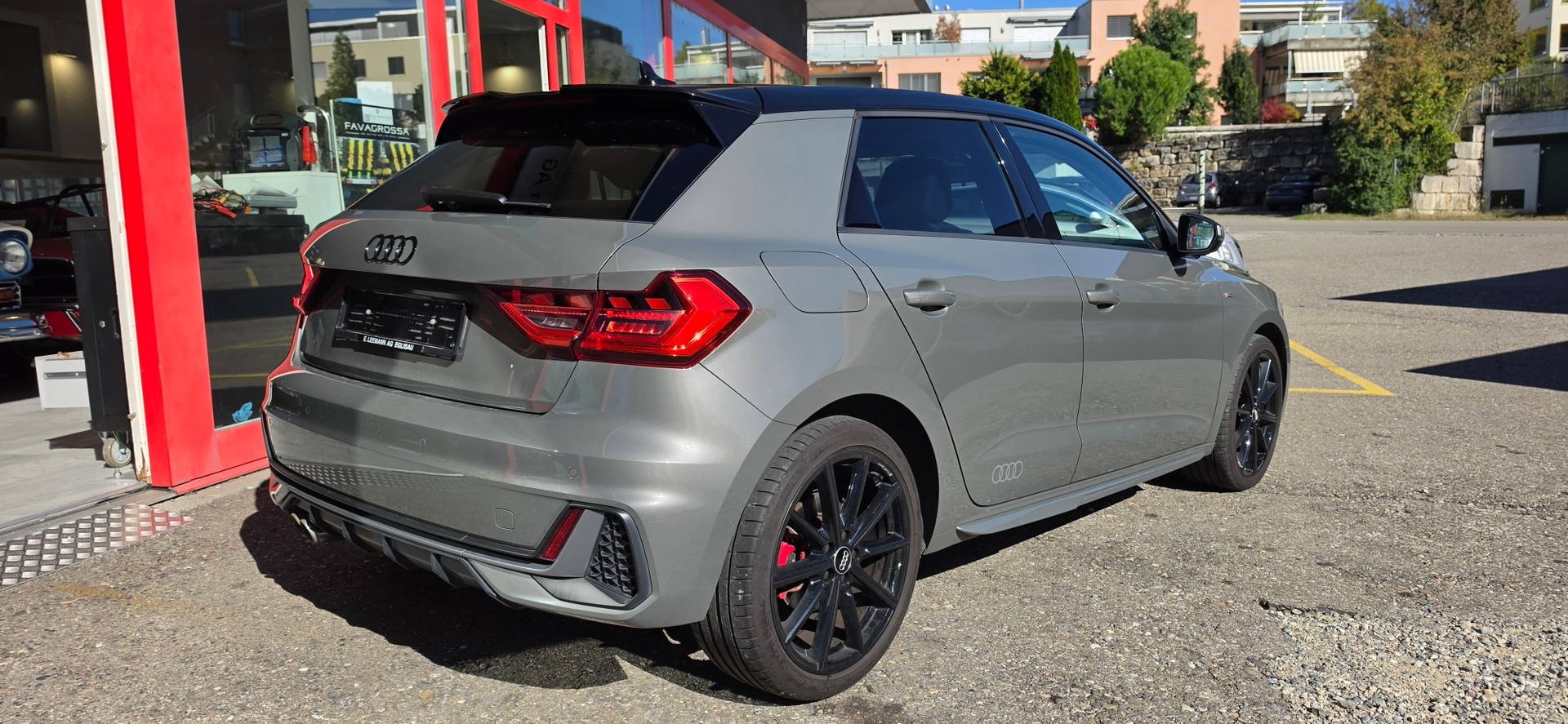 AUDI A1 Sportback 40 TFSI S Line S-tronic-image-2
