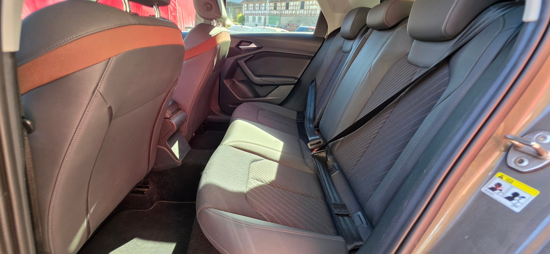 AUDI A1 Sportback 40 TFSI S Line S-tronic-image-13