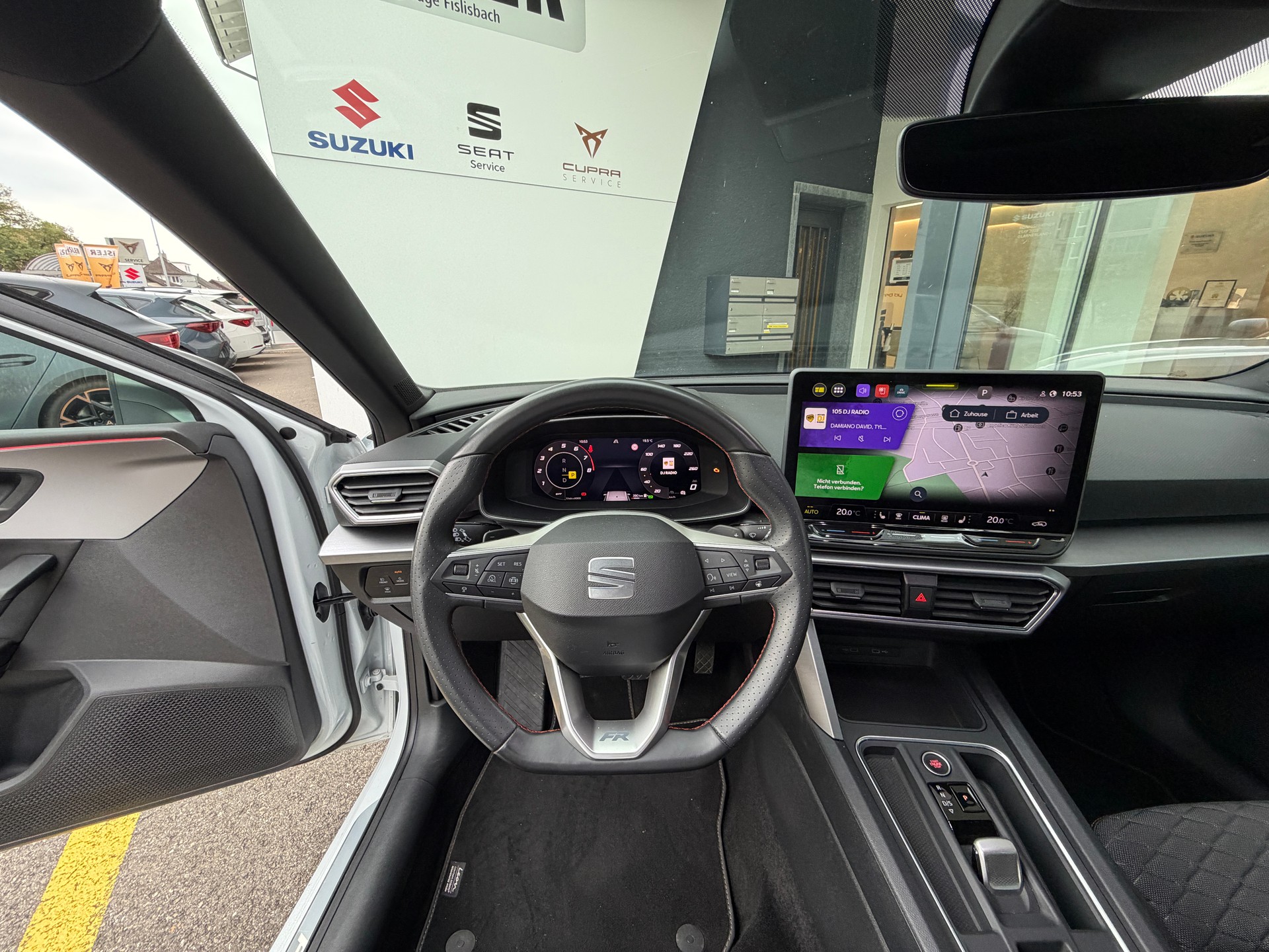 SEAT Leon 1.5 eTSI mHEV DSG FR-image-10