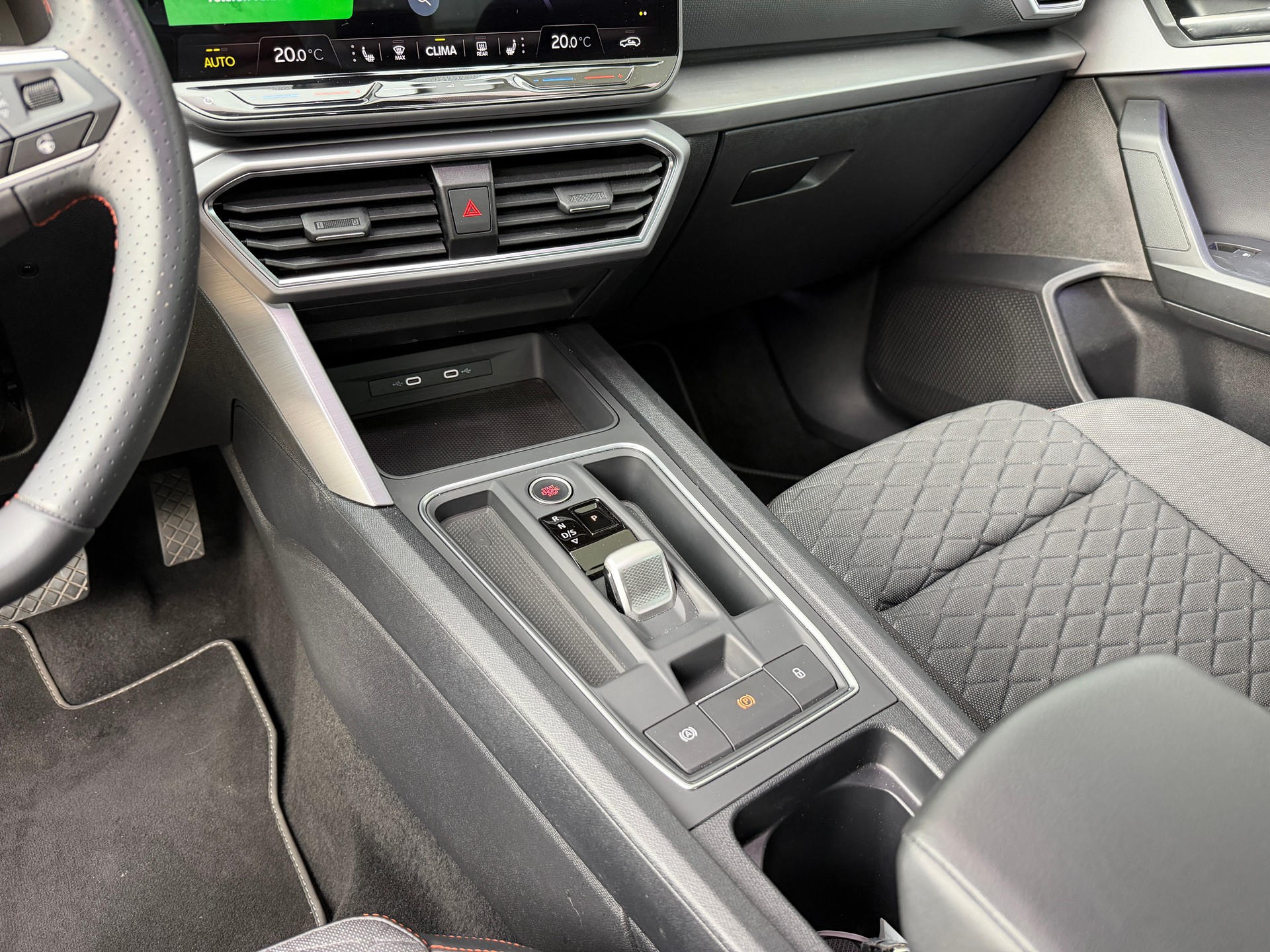 SEAT Leon 1.5 eTSI mHEV DSG FR-image-14