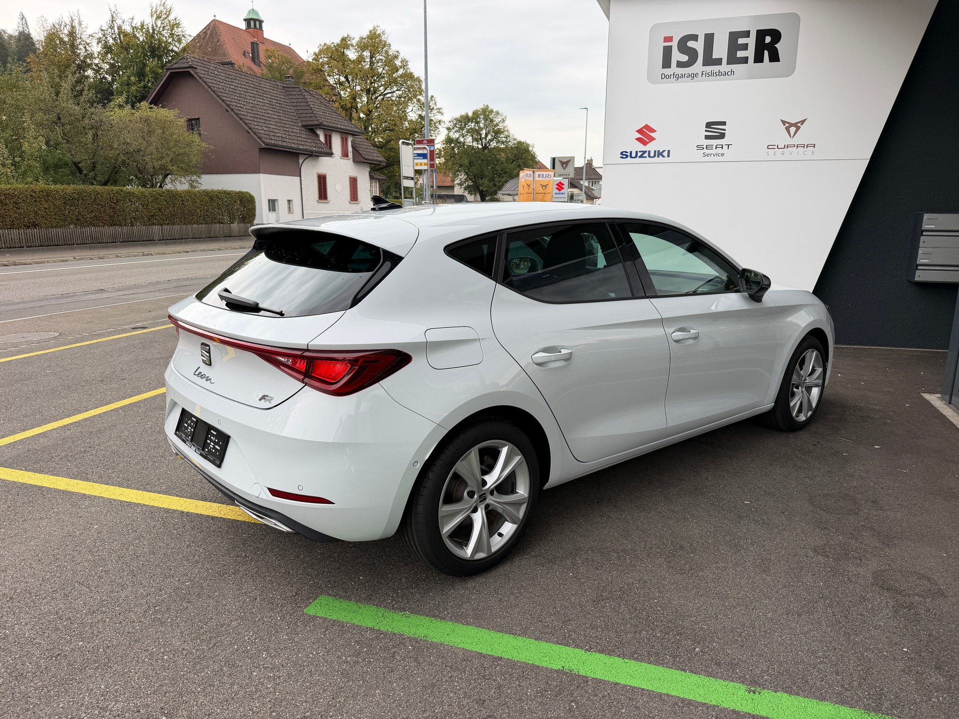 SEAT Leon 1.5 eTSI mHEV DSG FR-image-5