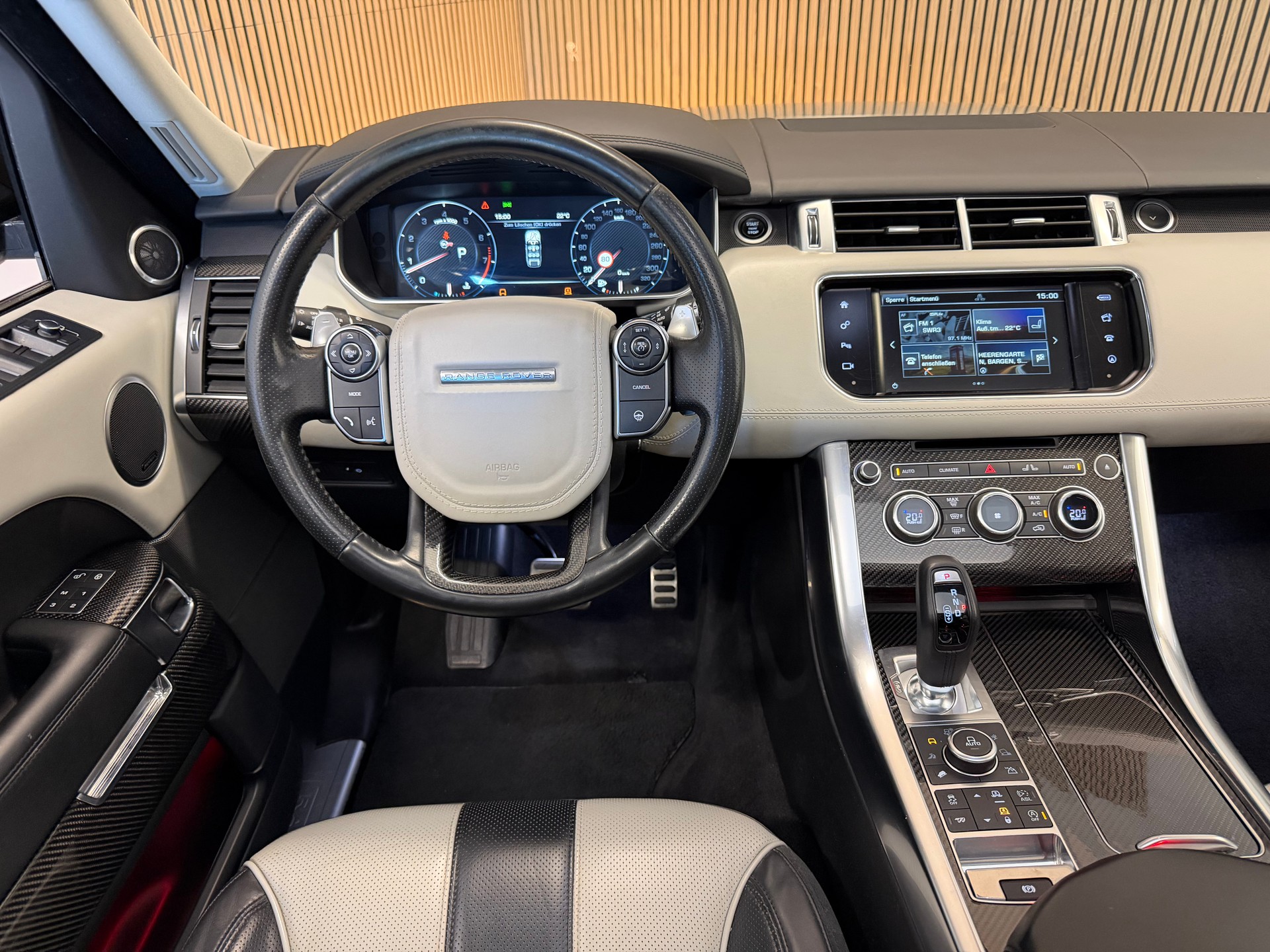 LAND ROVER Range Rover Sport 5.0 V8 SVR-image-9