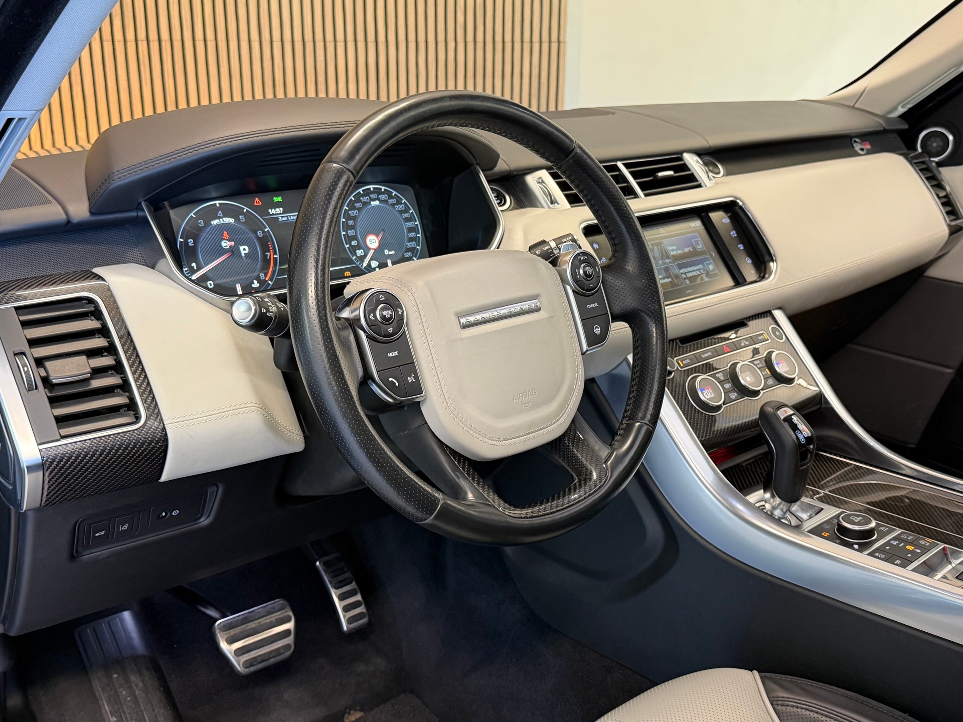 LAND ROVER Range Rover Sport 5.0 V8 SVR-image-8