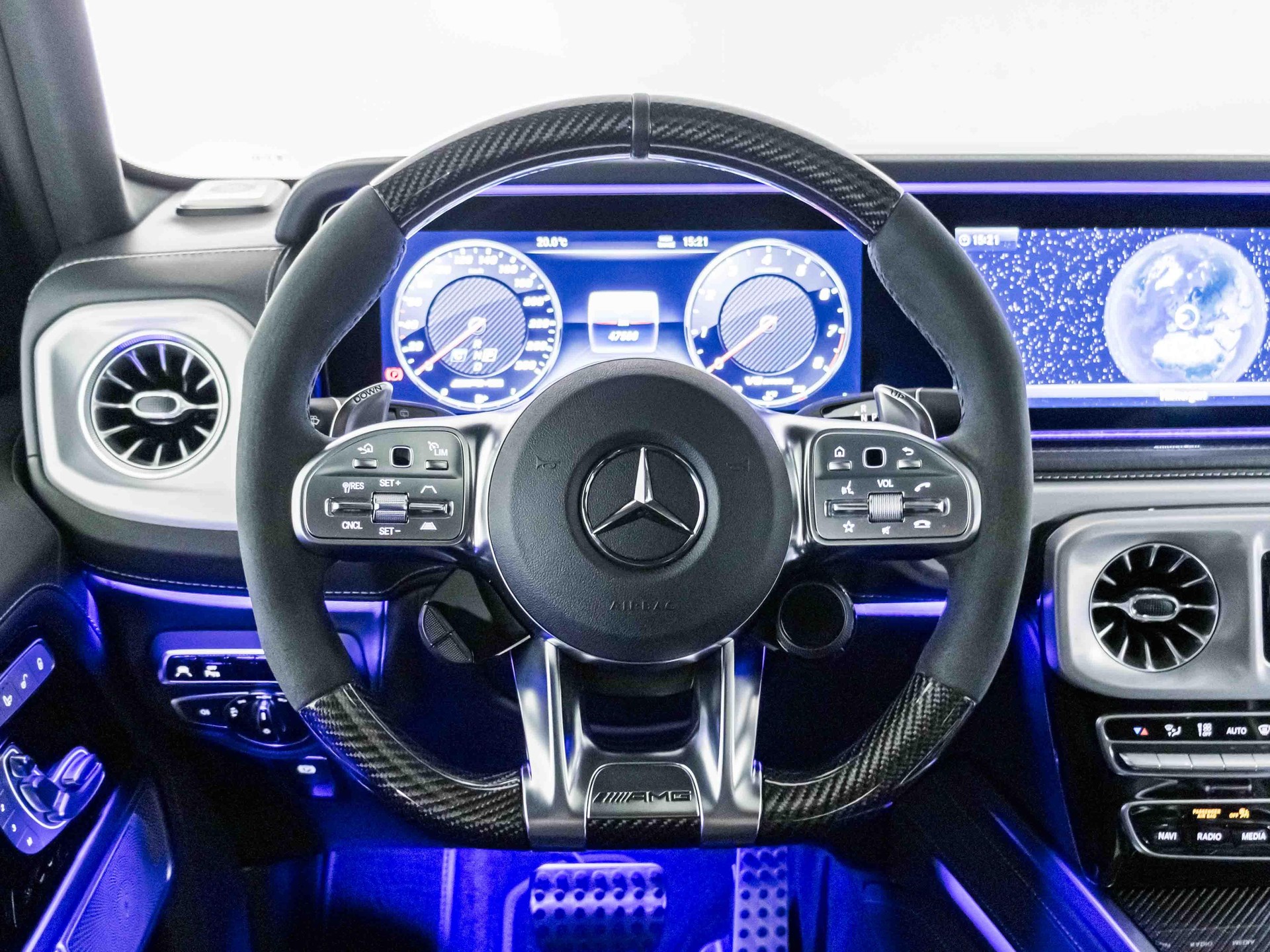 MERCEDES-BENZ G 63 AMG-image-10