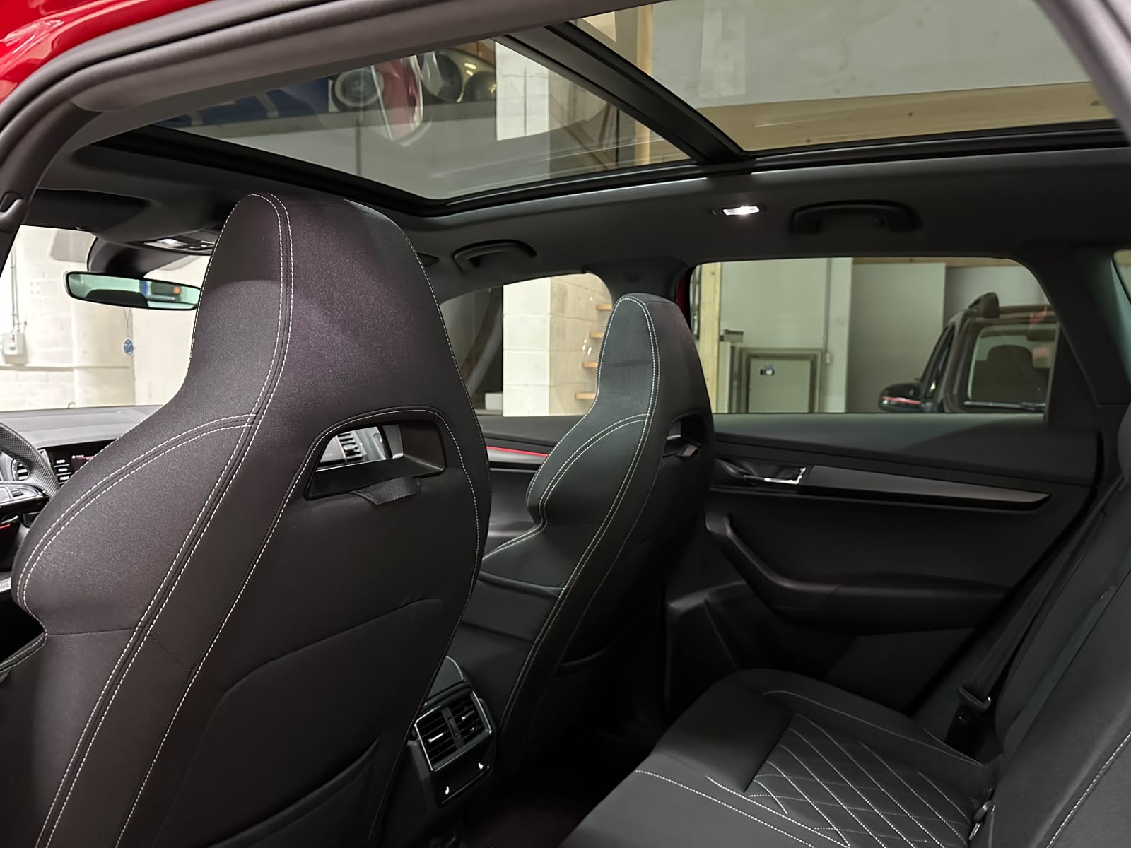 SKODA Karoq 2.0 TSI SportLine 4x4 DSG-image-8