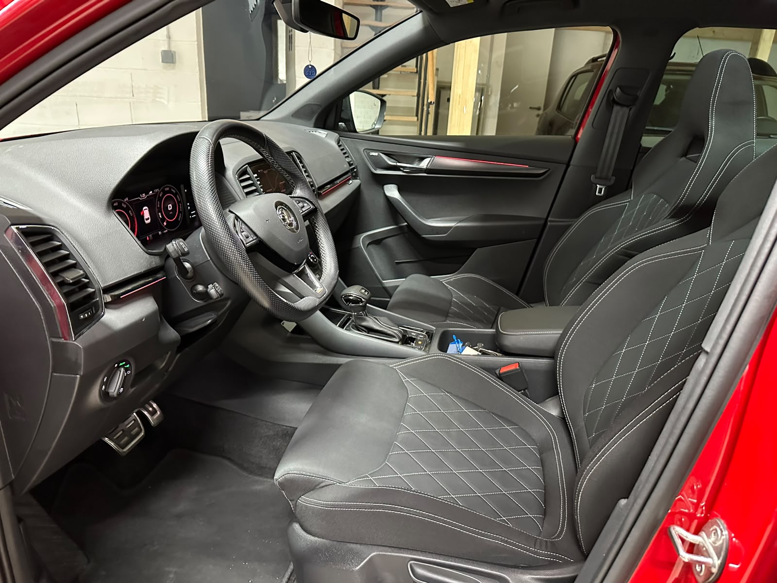 SKODA Karoq 2.0 TSI SportLine 4x4 DSG-image-11