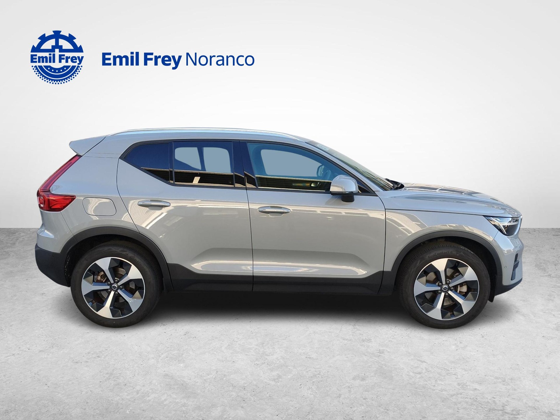 VOLVO XC40 2.0 B3 MH Core - Pneumatici invernali inclusi-image-5