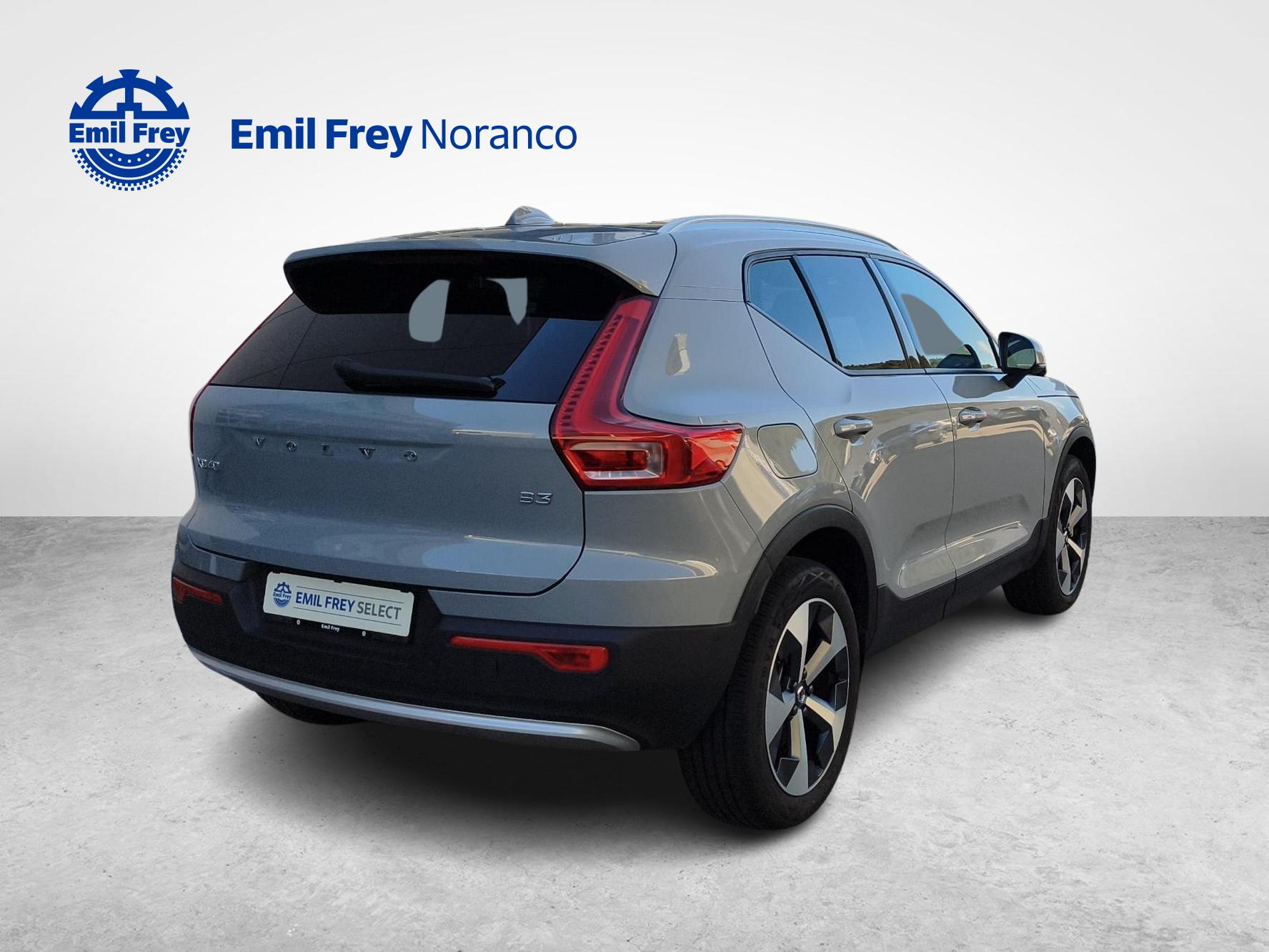 VOLVO XC40 2.0 B3 MH Core - Pneumatici invernali inclusi-image-4
