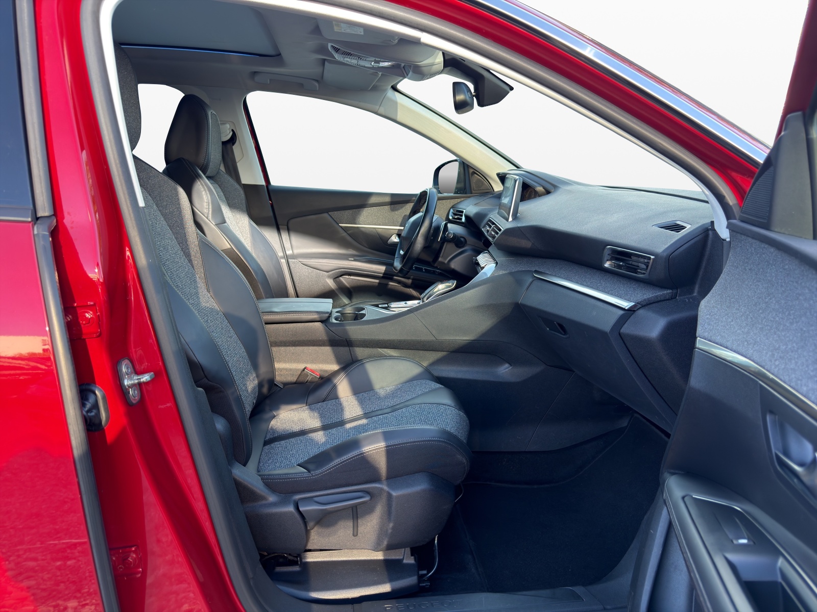 PEUGEOT 3008 1.6 THP Allure EAT-image-14