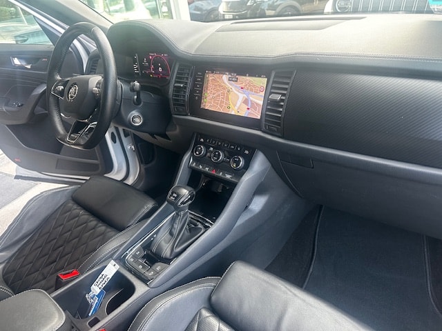 SKODA Kodiaq 2.0 TSI 4x4 SportLine-image-16