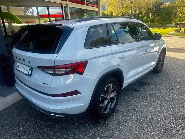 SKODA Kodiaq 2.0 TSI 4x4 SportLine-image-6