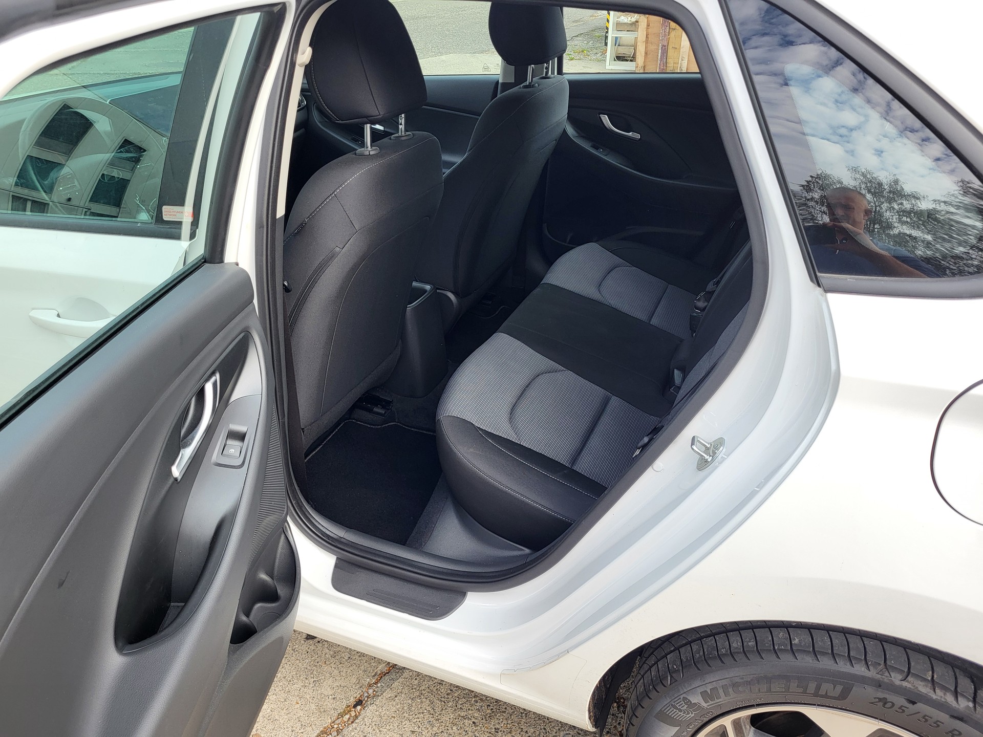 HYUNDAI i30 1.5 T-GDi Origo 48V MH DCT-image-12