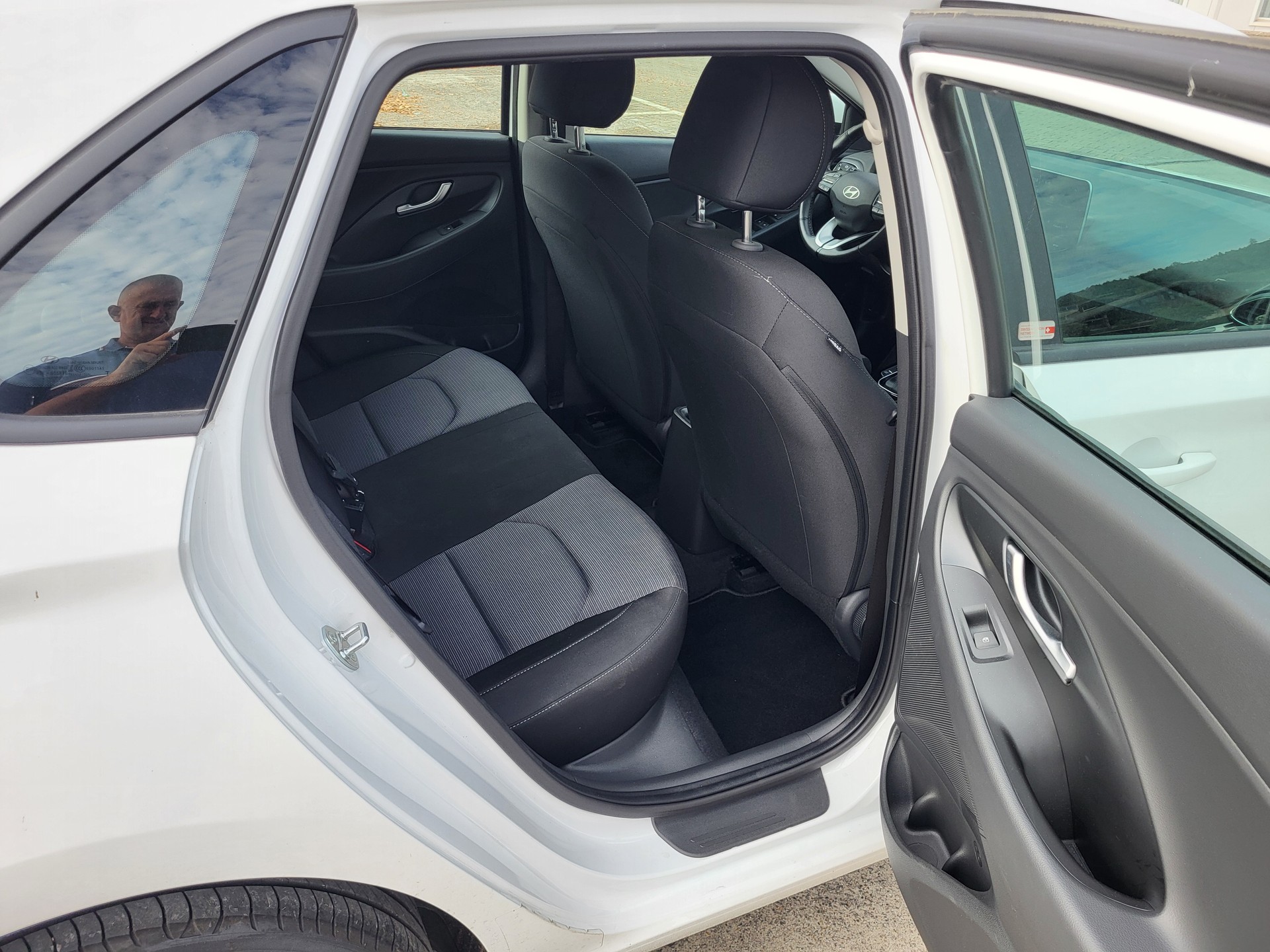 HYUNDAI i30 1.5 T-GDi Origo 48V MH DCT-image-6
