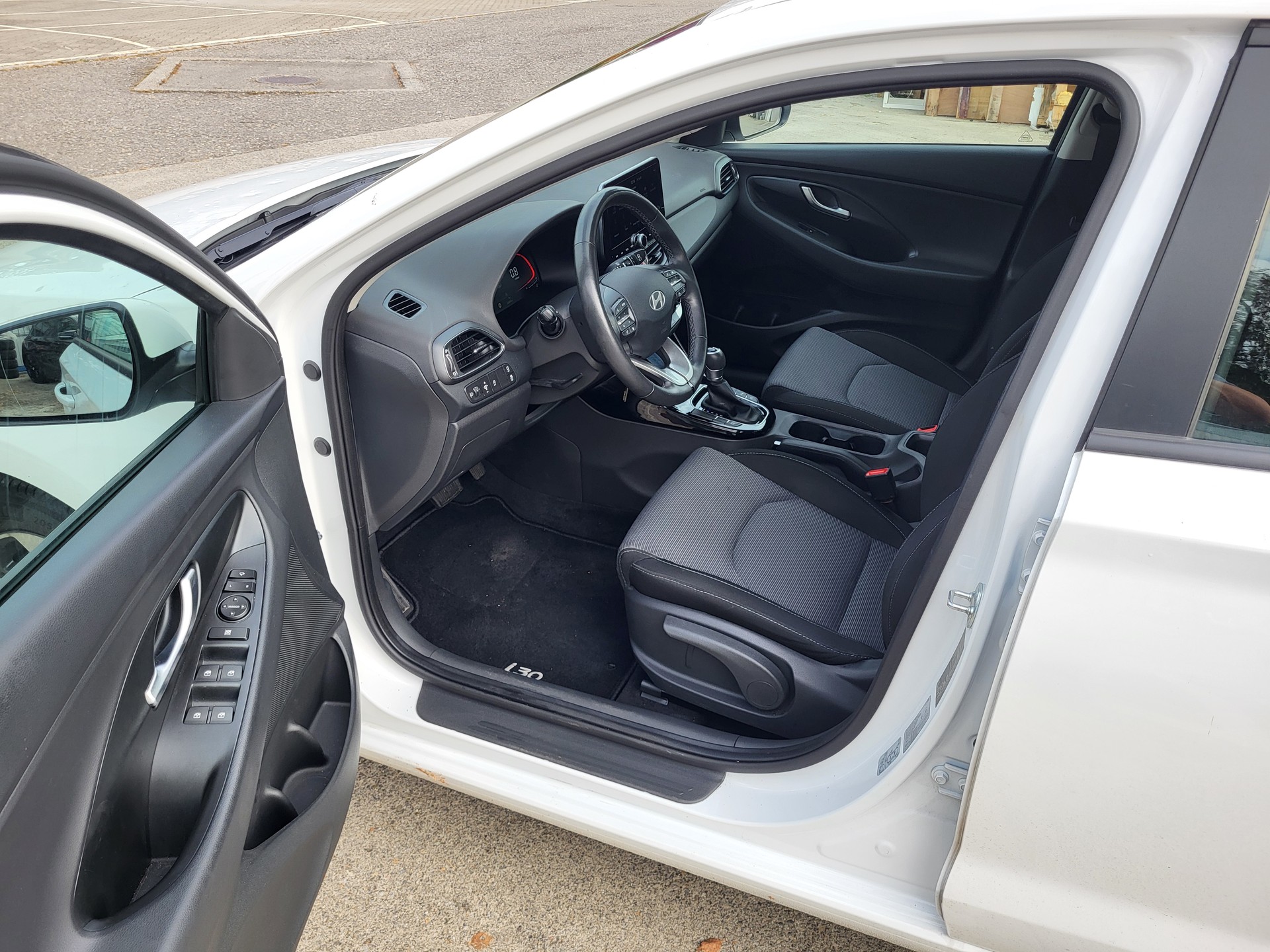 HYUNDAI i30 1.5 T-GDi Origo 48V MH DCT-image-13