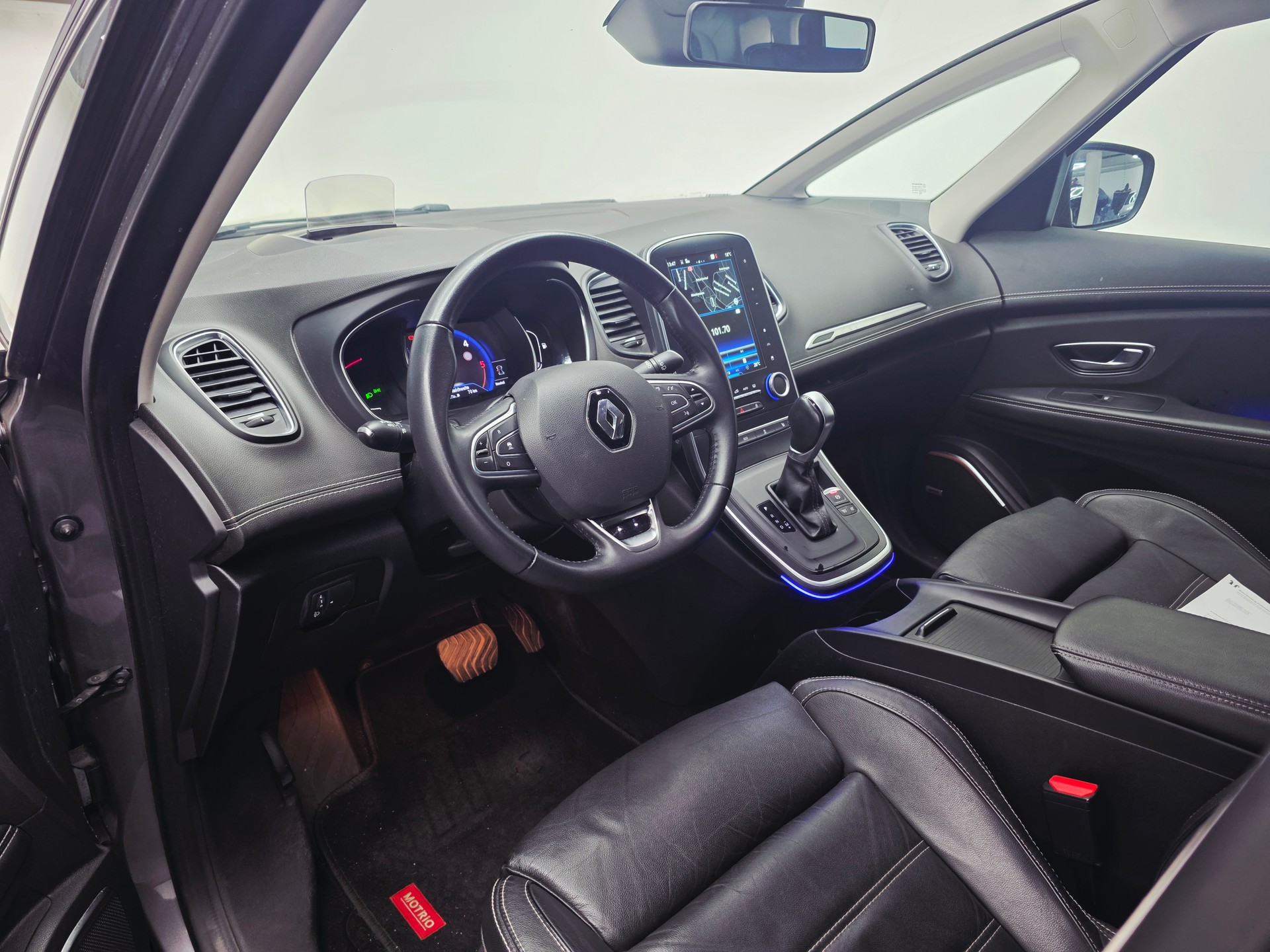 RENAULT Scénic 1.5 dCi INTENS EDC*Frisch MFK und Service*8 fach Räder*Leder*-image-8