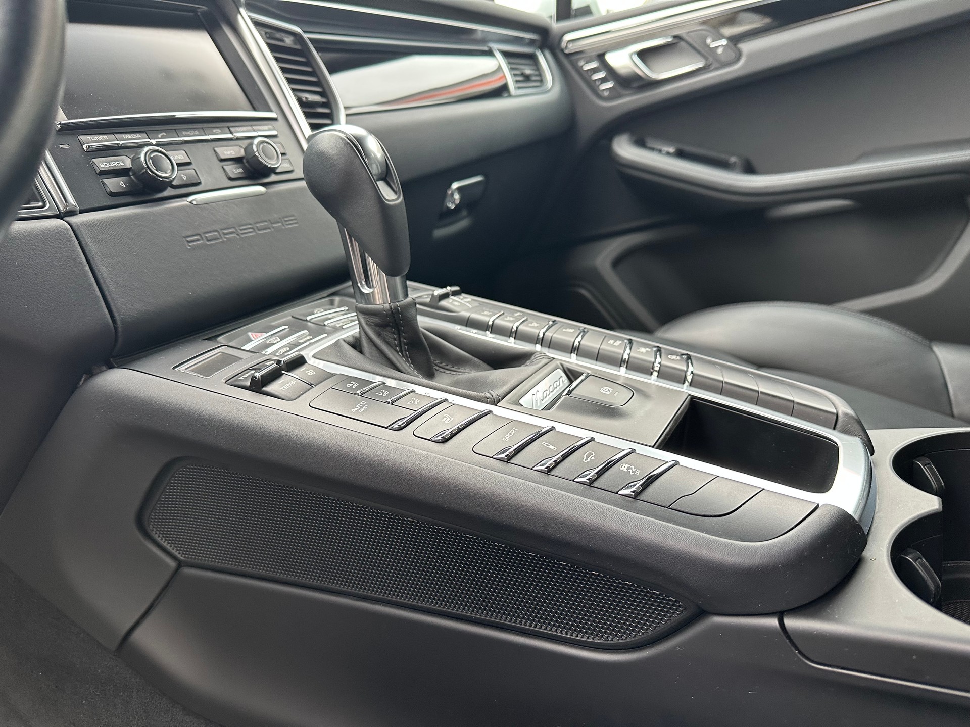 PORSCHE Macan S Diesel PDK-image-7