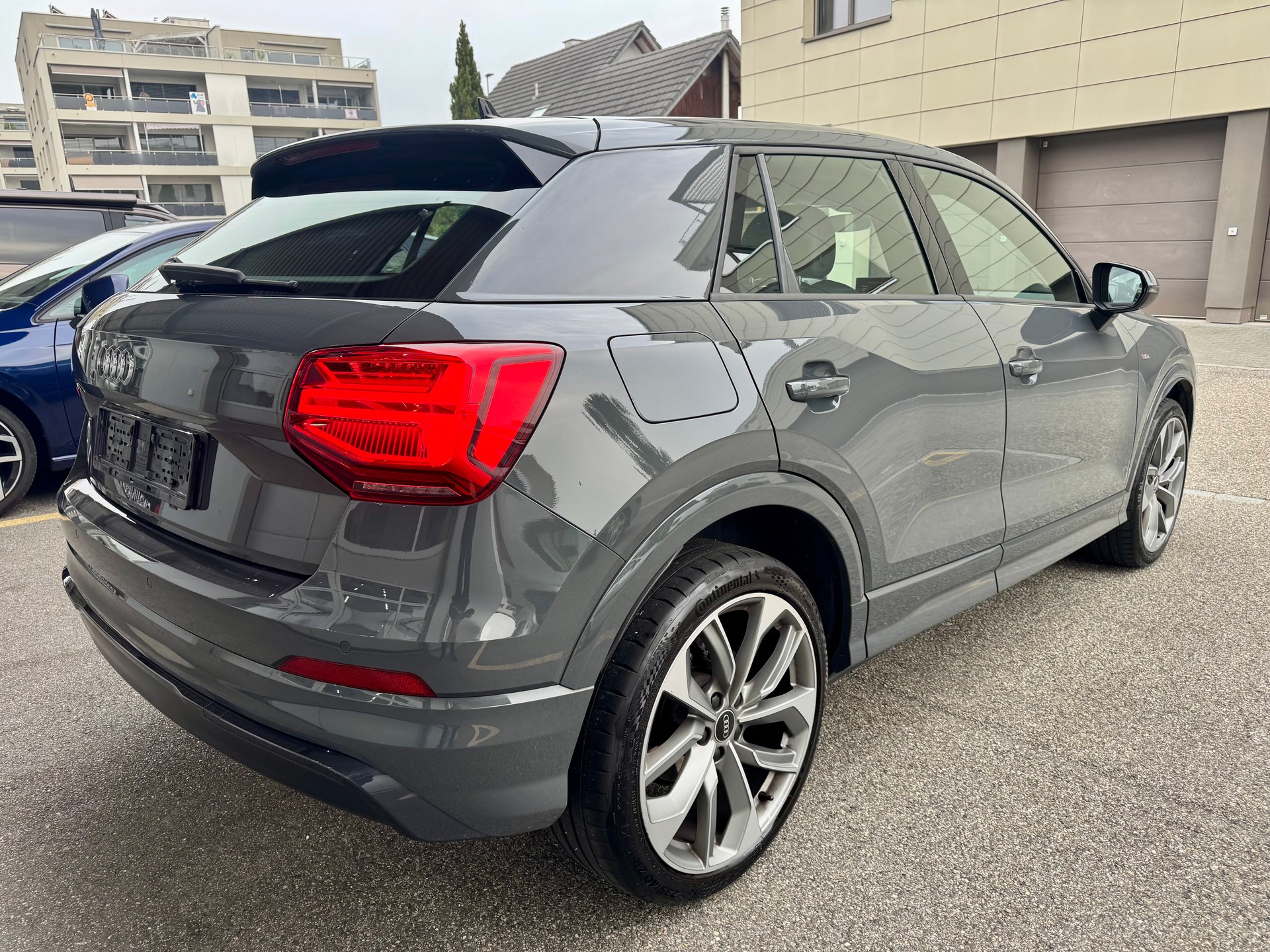 AUDI Q2 35 TFSI S-Line *ab MFK & Service*-image-4